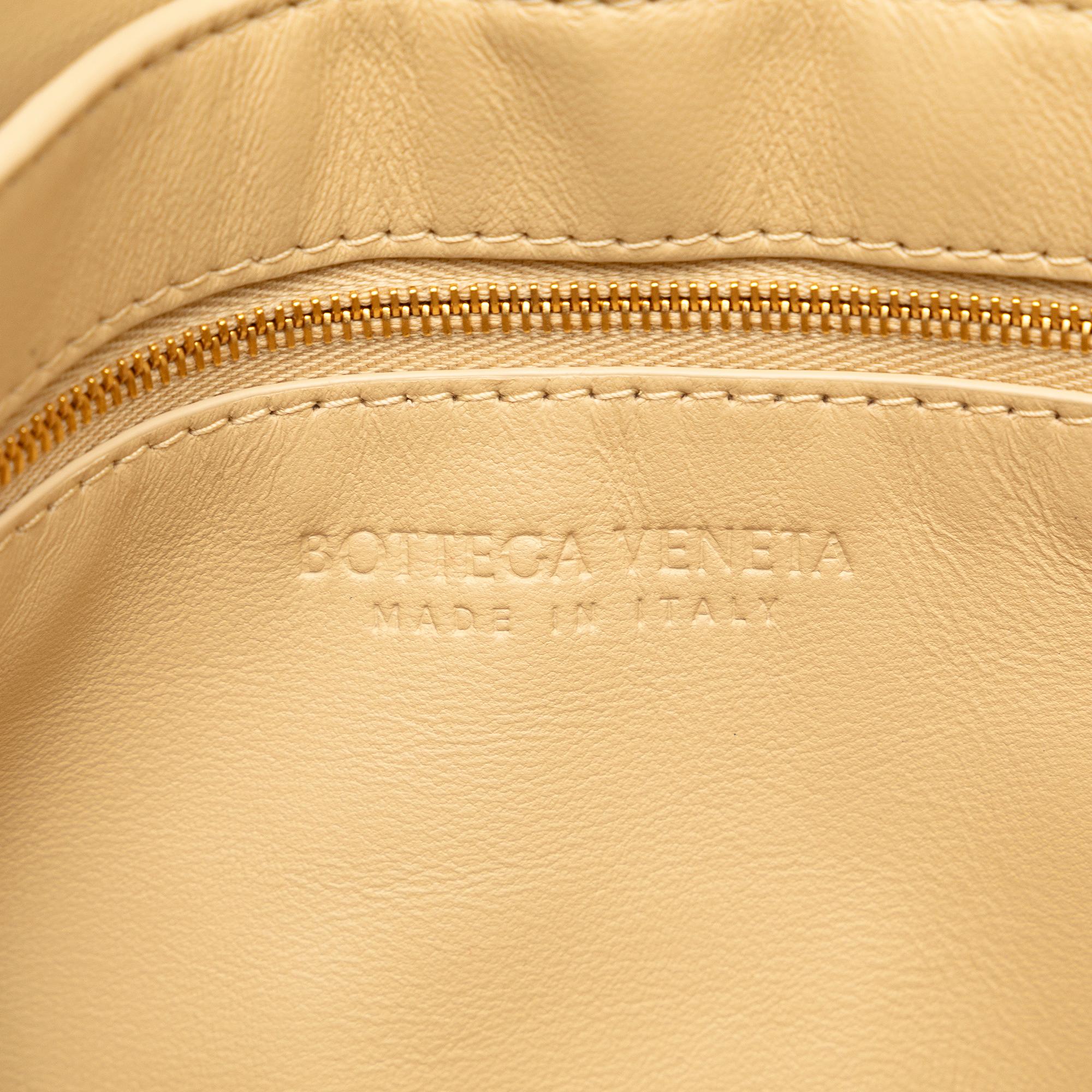 Bottega Veneta Maxi Intrecciato Cassette (SHG-TsKAVj)
