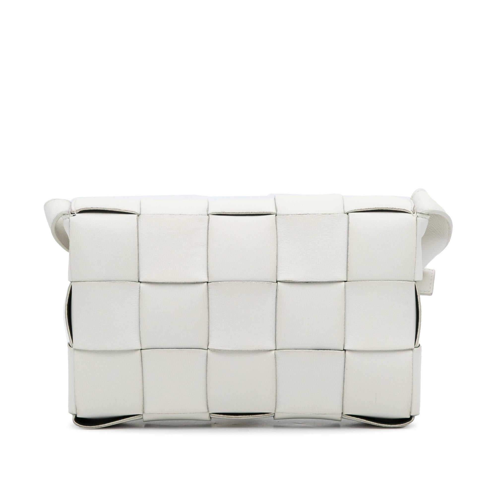 Bottega Veneta Maxi Intrecciato Cassette (SHG-k60ZZD)