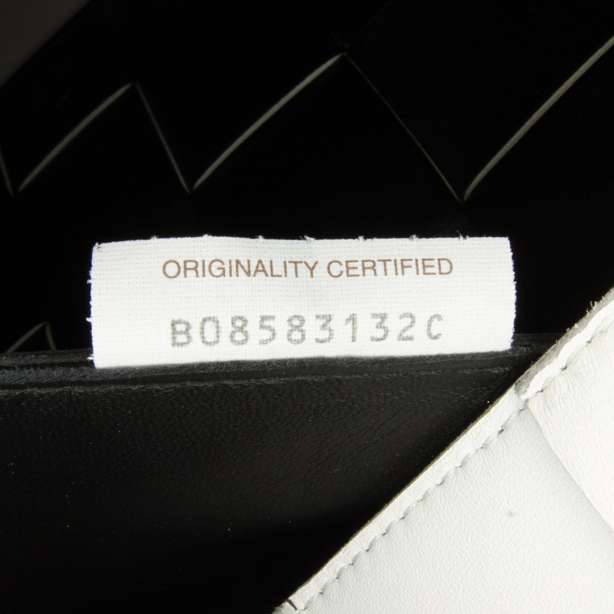 Bottega Veneta Maxi Intrecciato Cassette (SHG-k60ZZD)