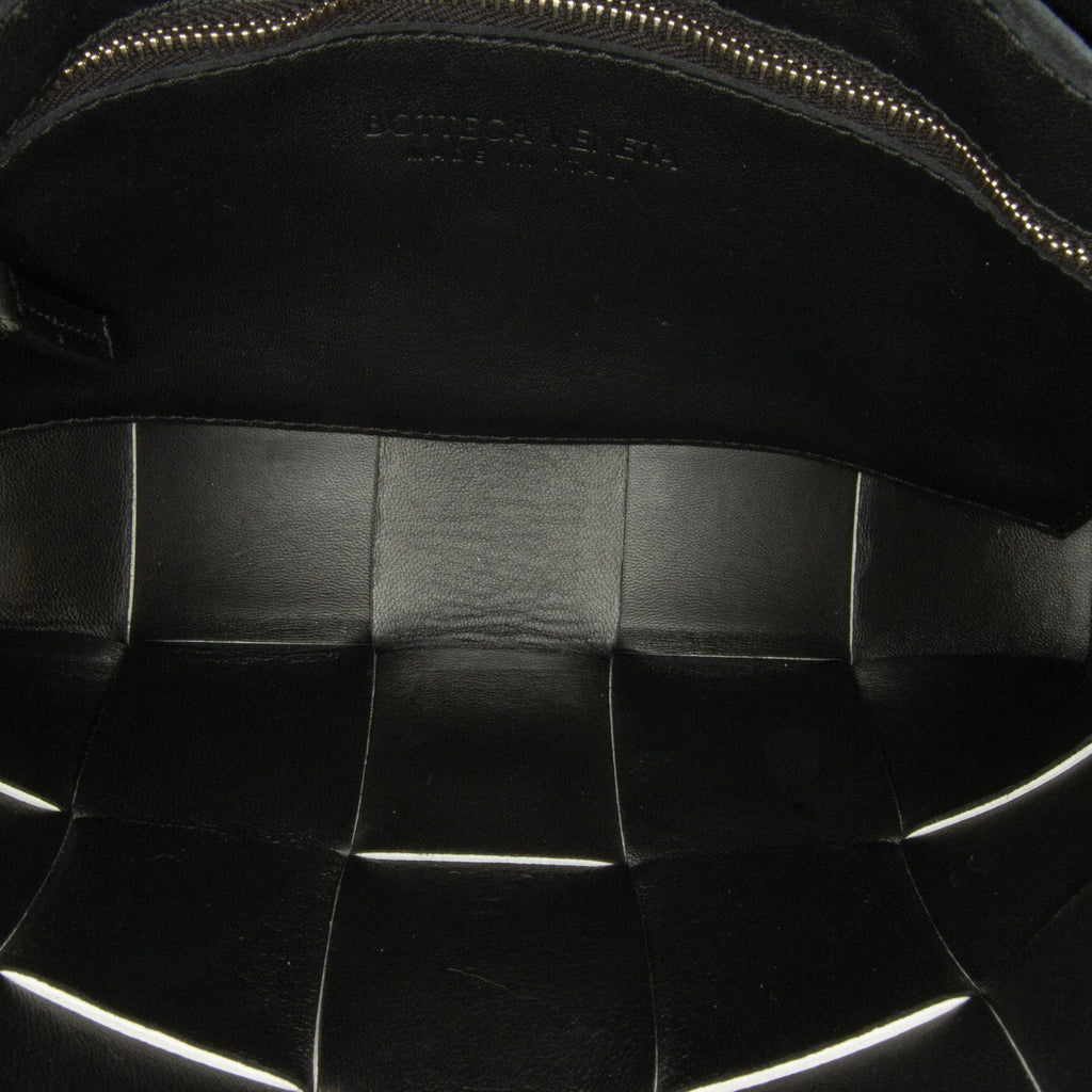 Bottega Veneta Maxi Intrecciato Cassette (SHG-k60ZZD)