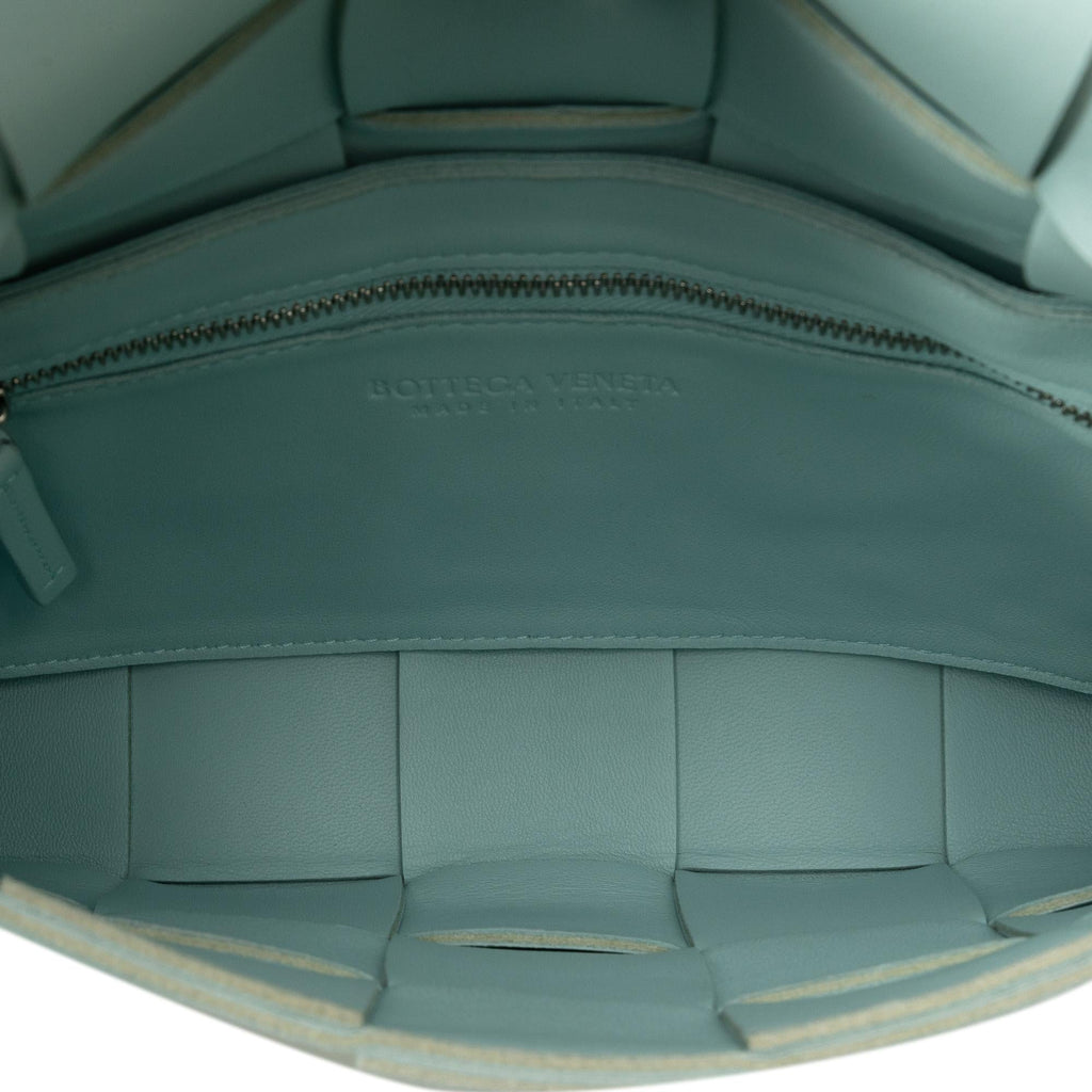 Bottega Veneta Maxi Intrecciato Cassette (SHG-i2fDcm)