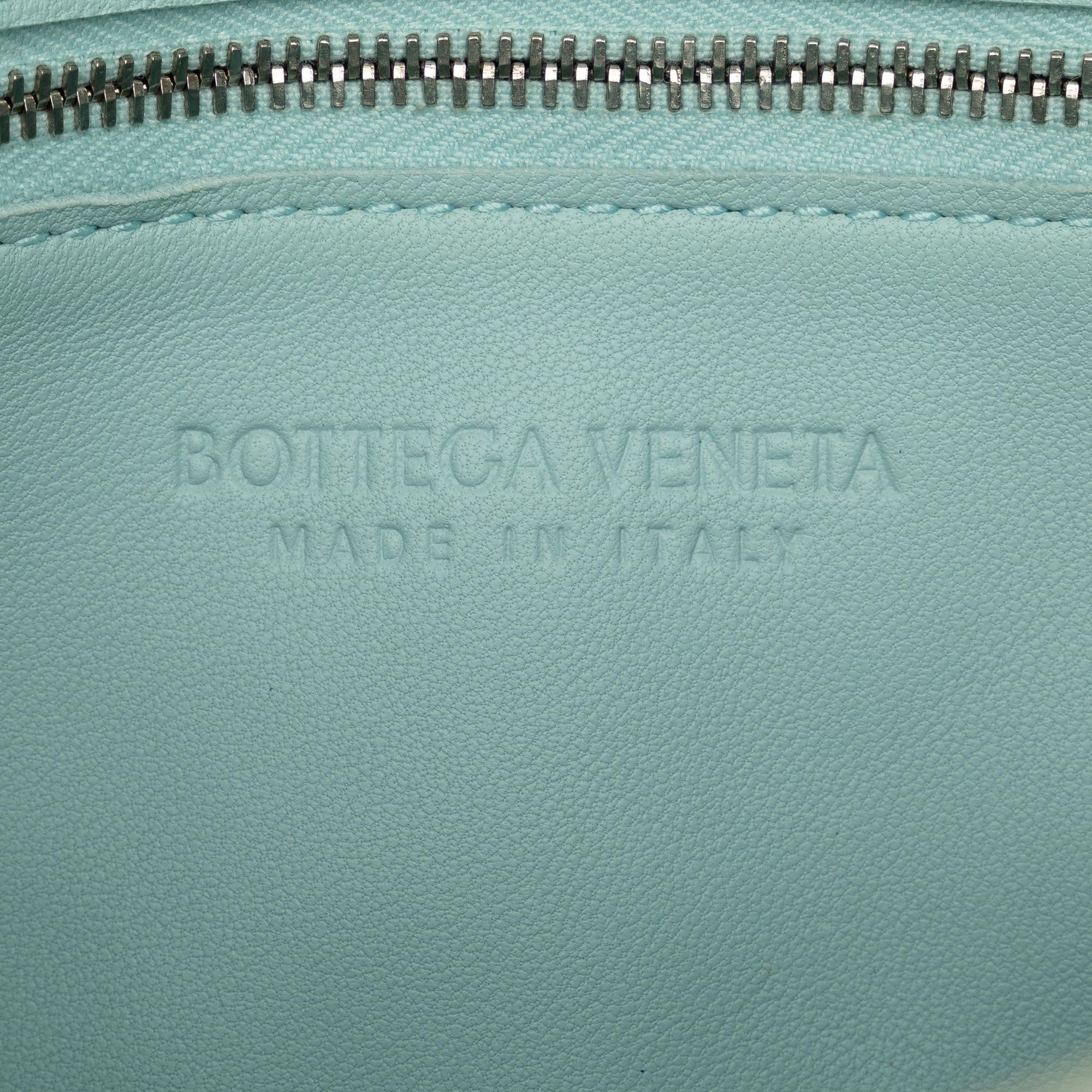 Bottega Veneta Maxi Intrecciato Cassette (SHG-i2fDcm)