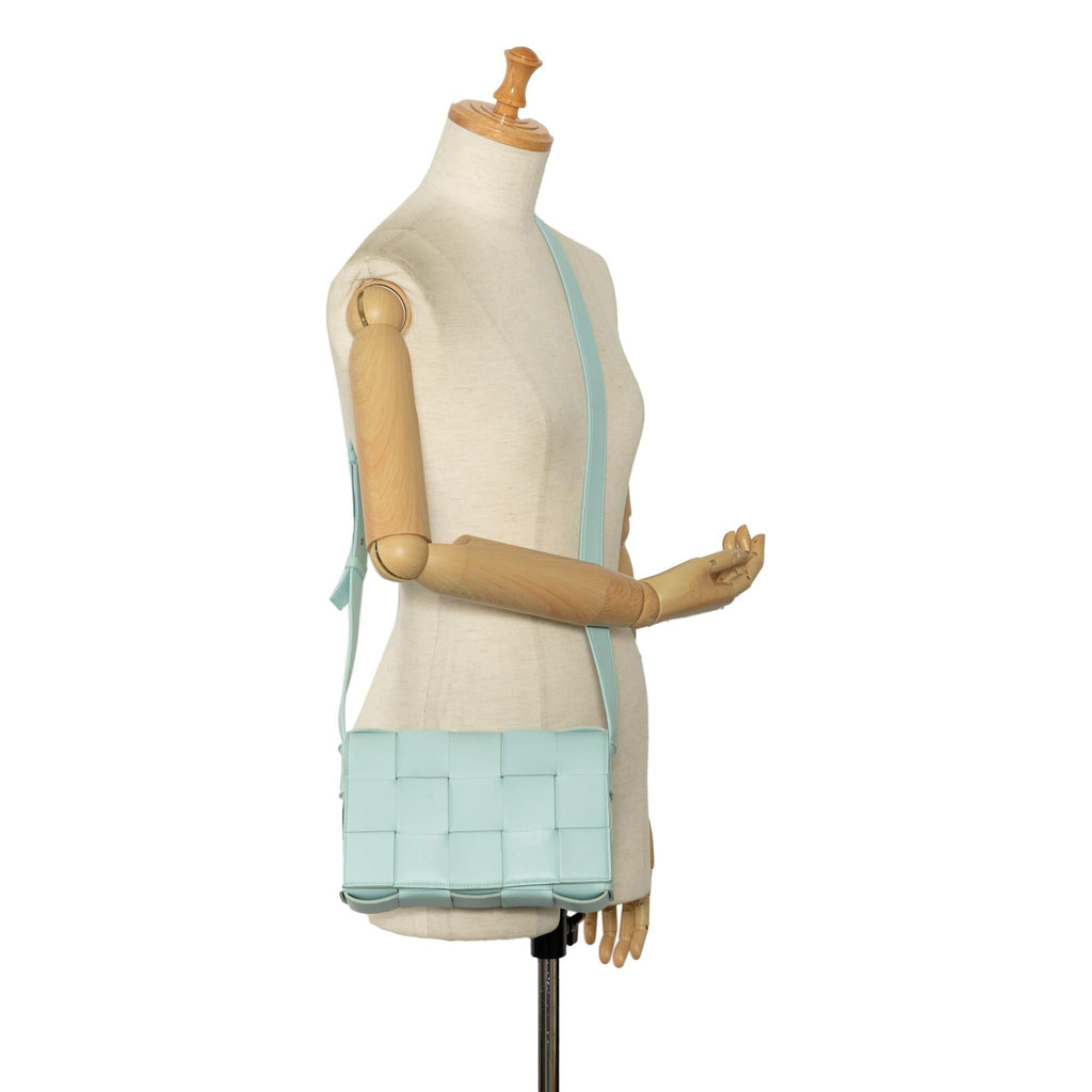 Bottega Veneta Maxi Intrecciato Cassette (SHG-i2fDcm)