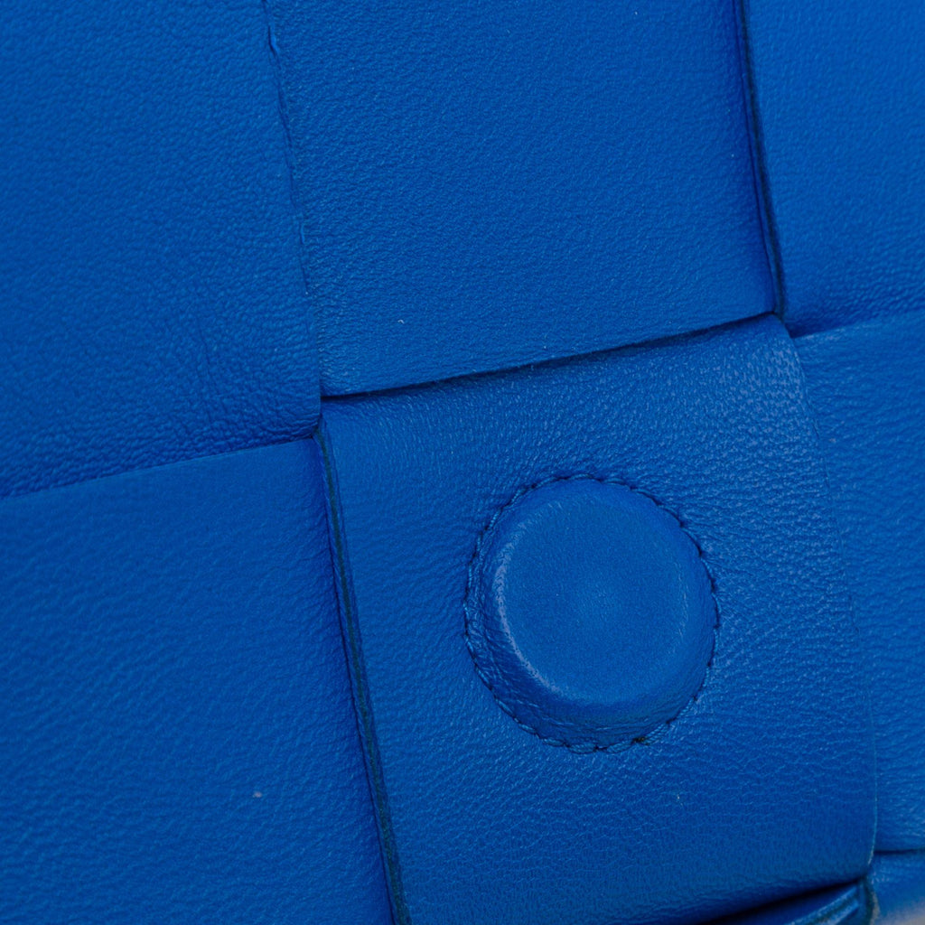 Bottega Veneta Maxi Intrecciato Cassette (SHG-AjD6sS)