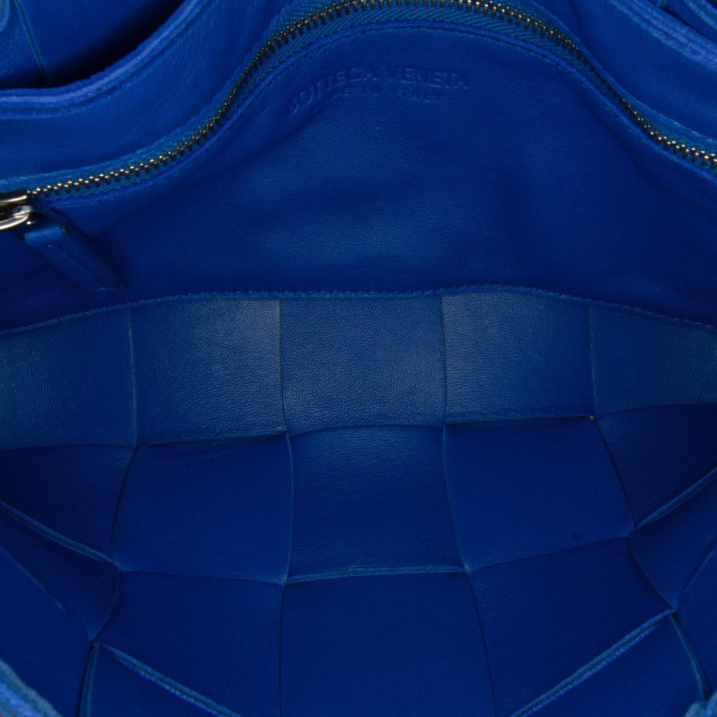 Bottega Veneta Maxi Intrecciato Cassette (SHG-AjD6sS)