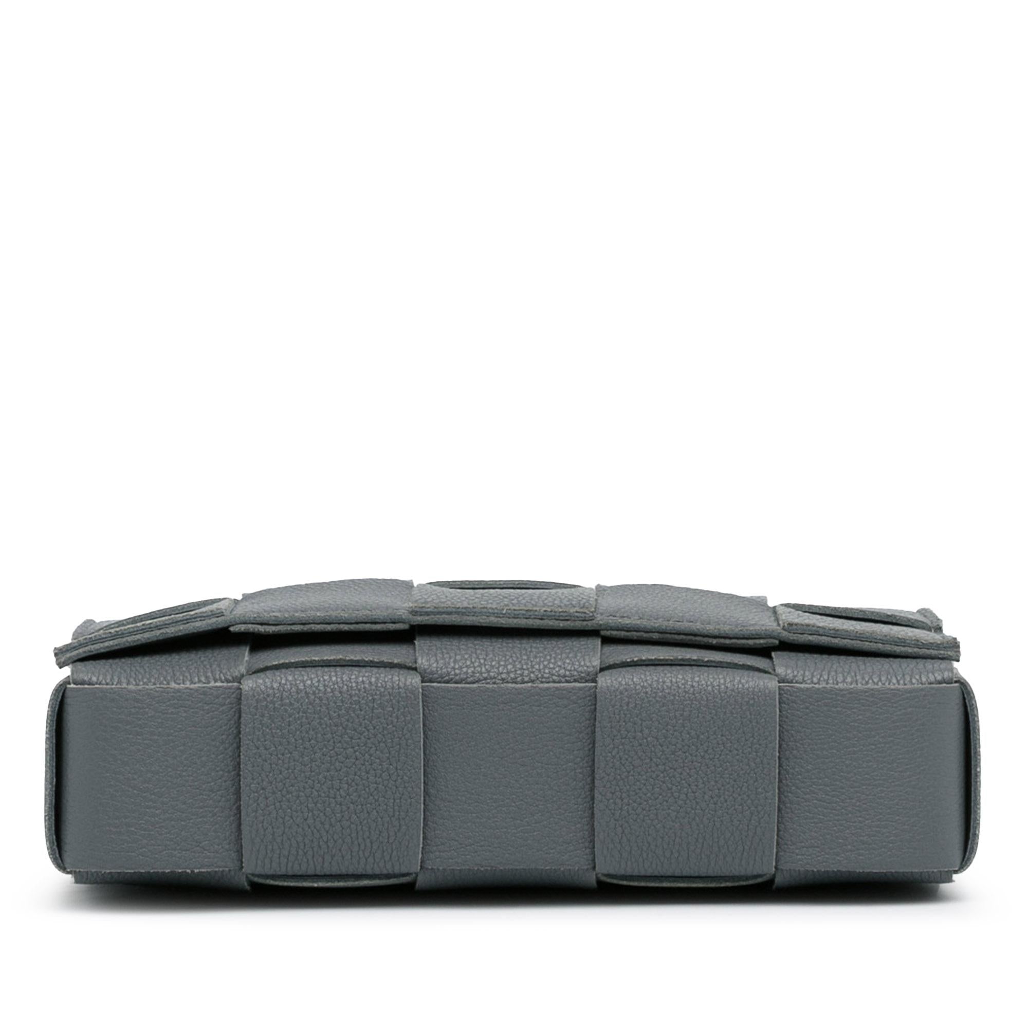 Bottega Veneta Maxi Intrecciato Cassette (SHG-BU3YmG)