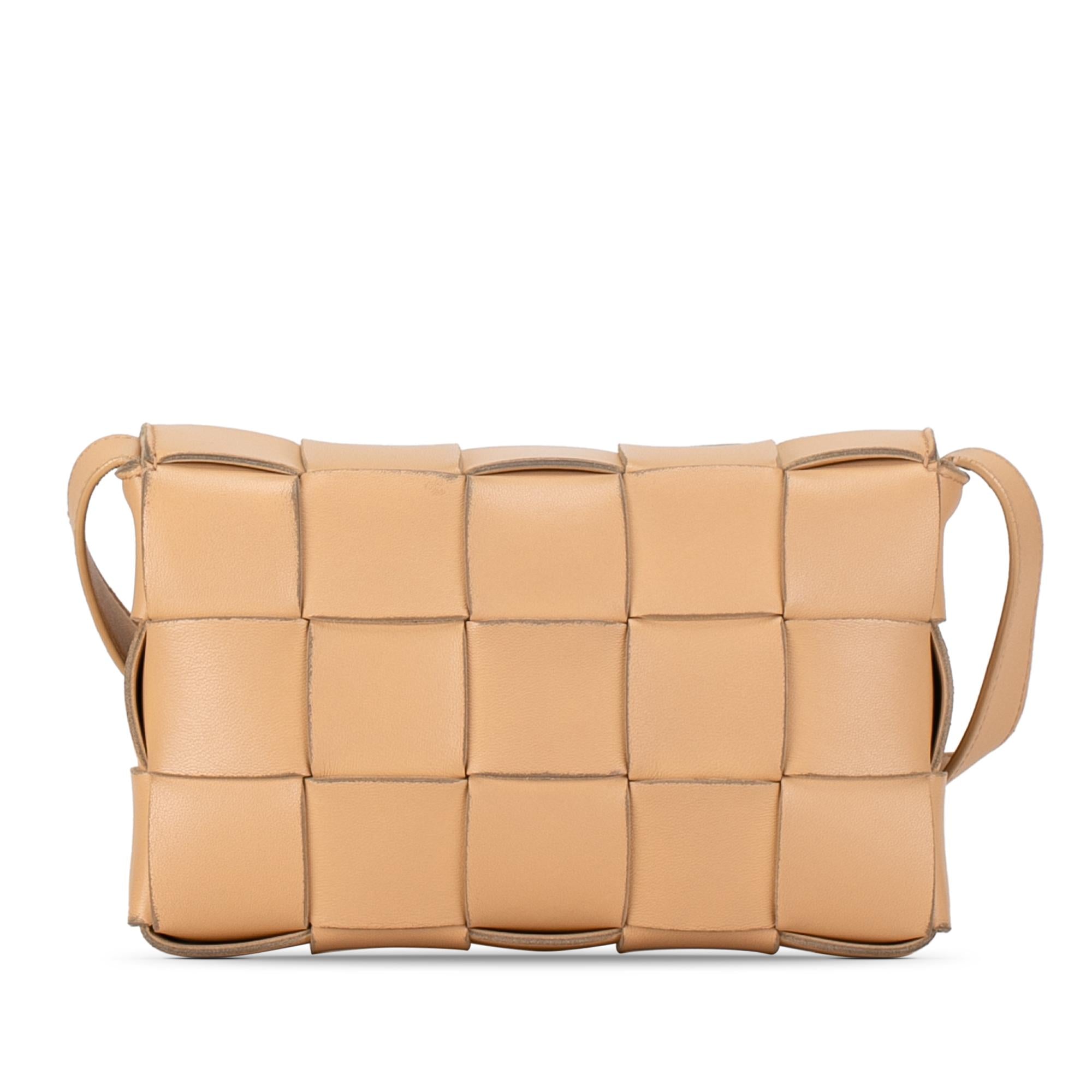 Bottega Veneta Maxi Intrecciato Cassette (SHG-182yNs)