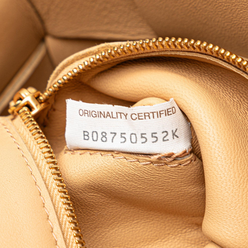Bottega Veneta Maxi Intrecciato Cassette (SHG-182yNs)