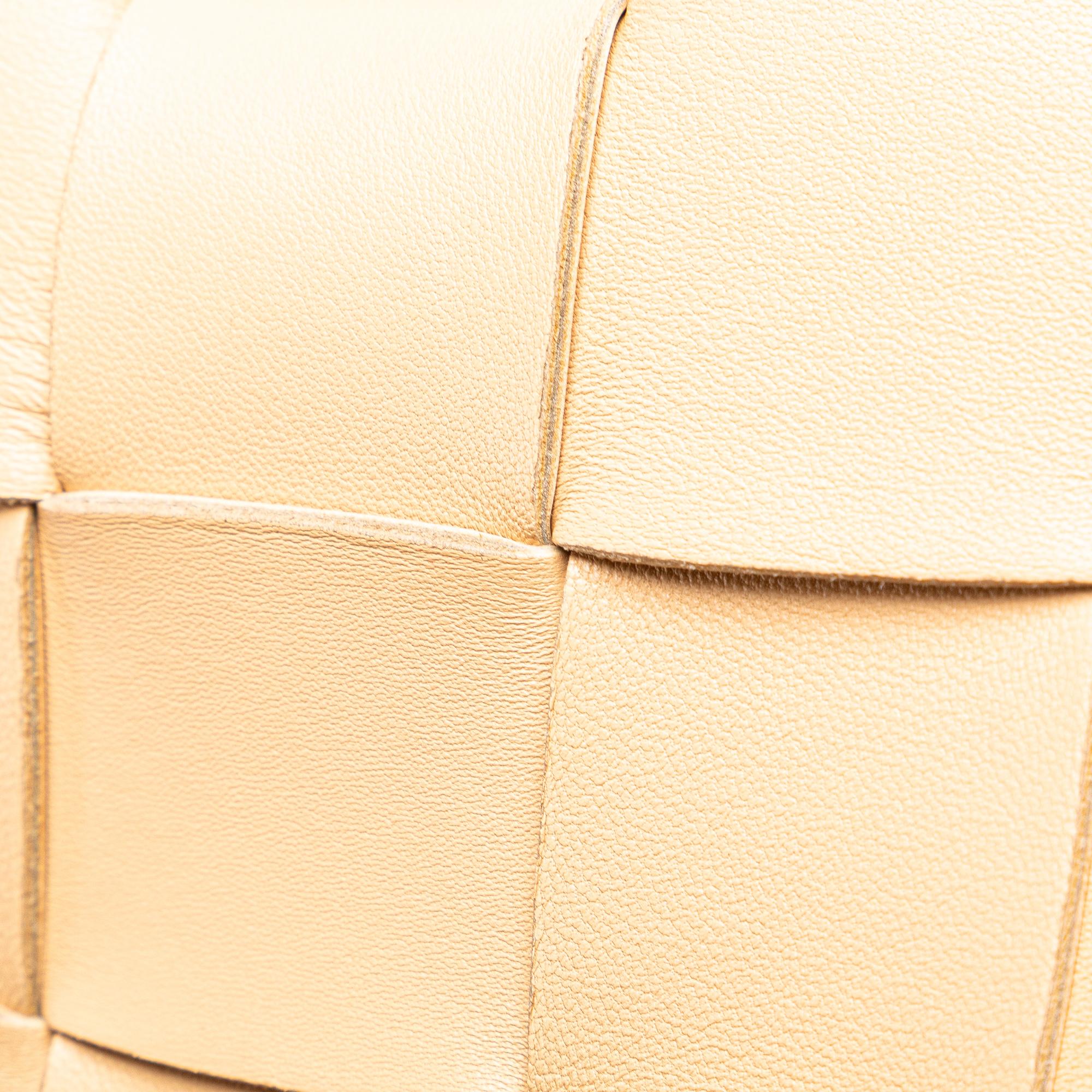 Bottega Veneta Maxi Intrecciato Cassette (SHG-182yNs)