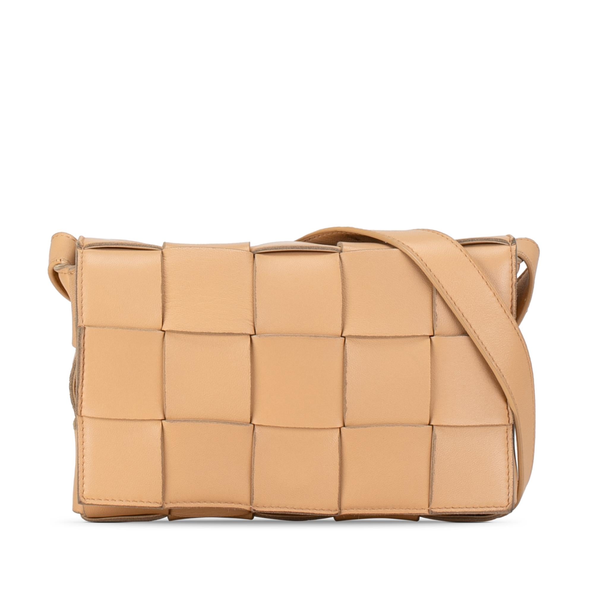 Bottega Veneta Maxi Intrecciato Cassette (SHG-182yNs)
