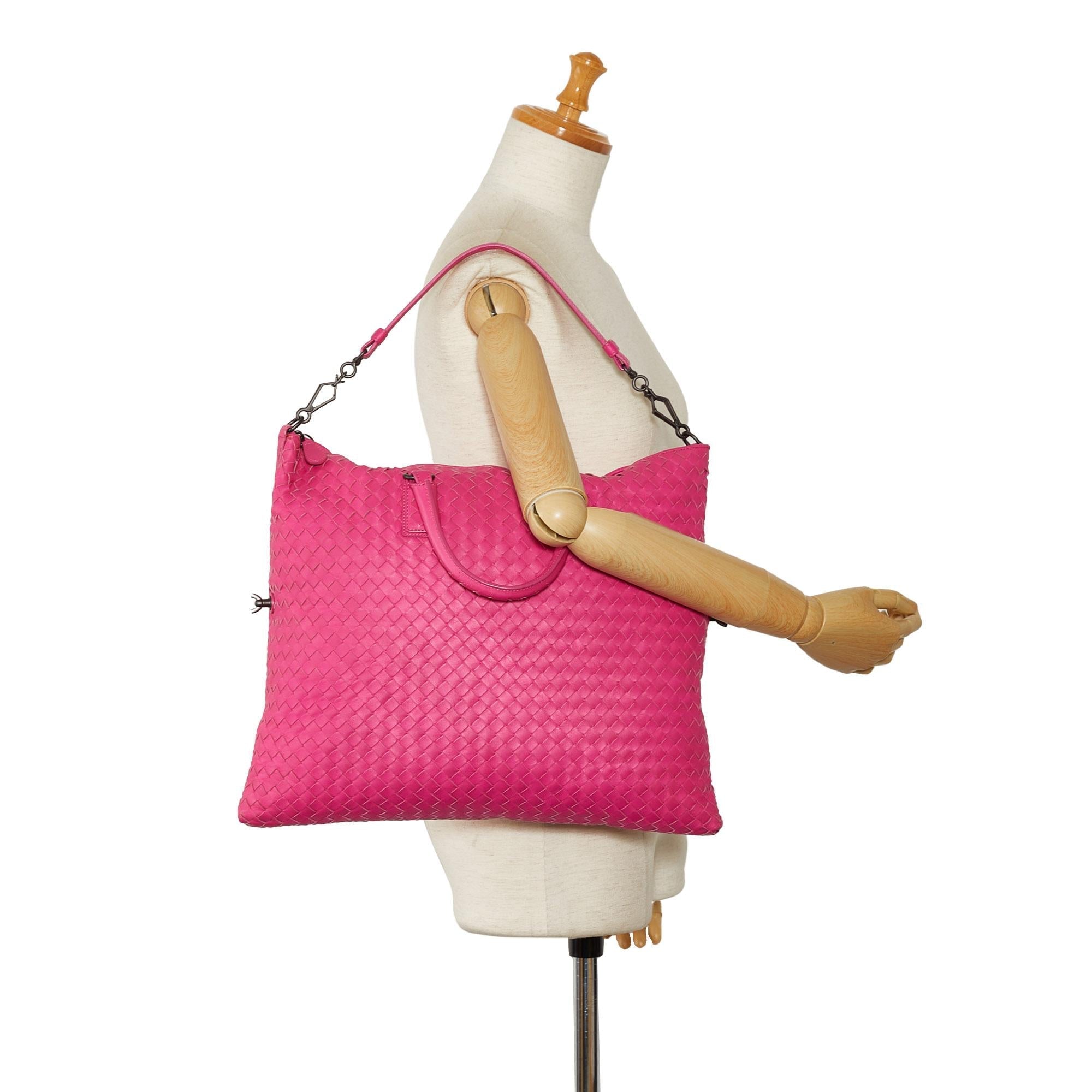 Bottega Veneta Maxi Intrecciato Convertible Tote (SHG-IDVei1)