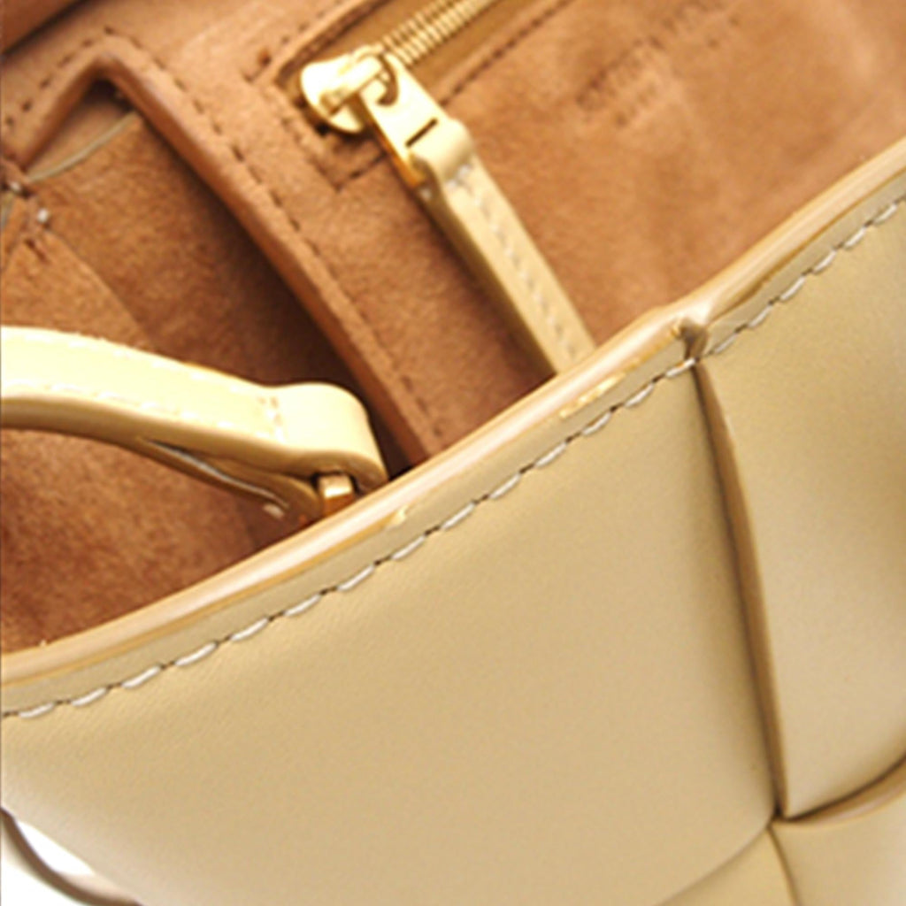 Bottega Veneta Maxi Intrecciato Mini Arco (SHG-gI2WBh)