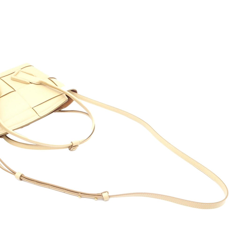 Bottega Veneta Maxi Intrecciato Mini Arco (SHG-gI2WBh)