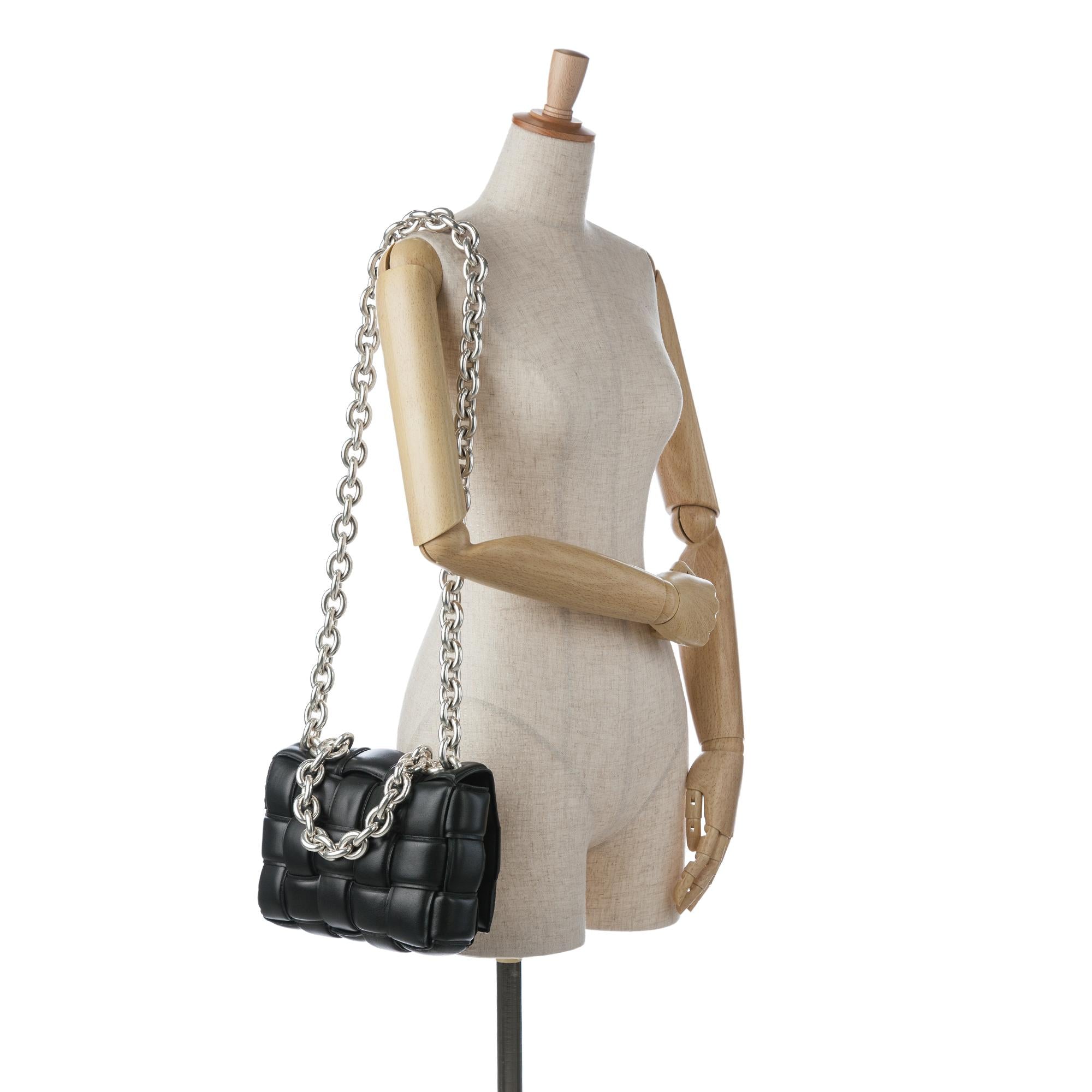 Bottega Veneta Maxi Intrecciato Padded Cassette Chain (SHG-wD104H)
