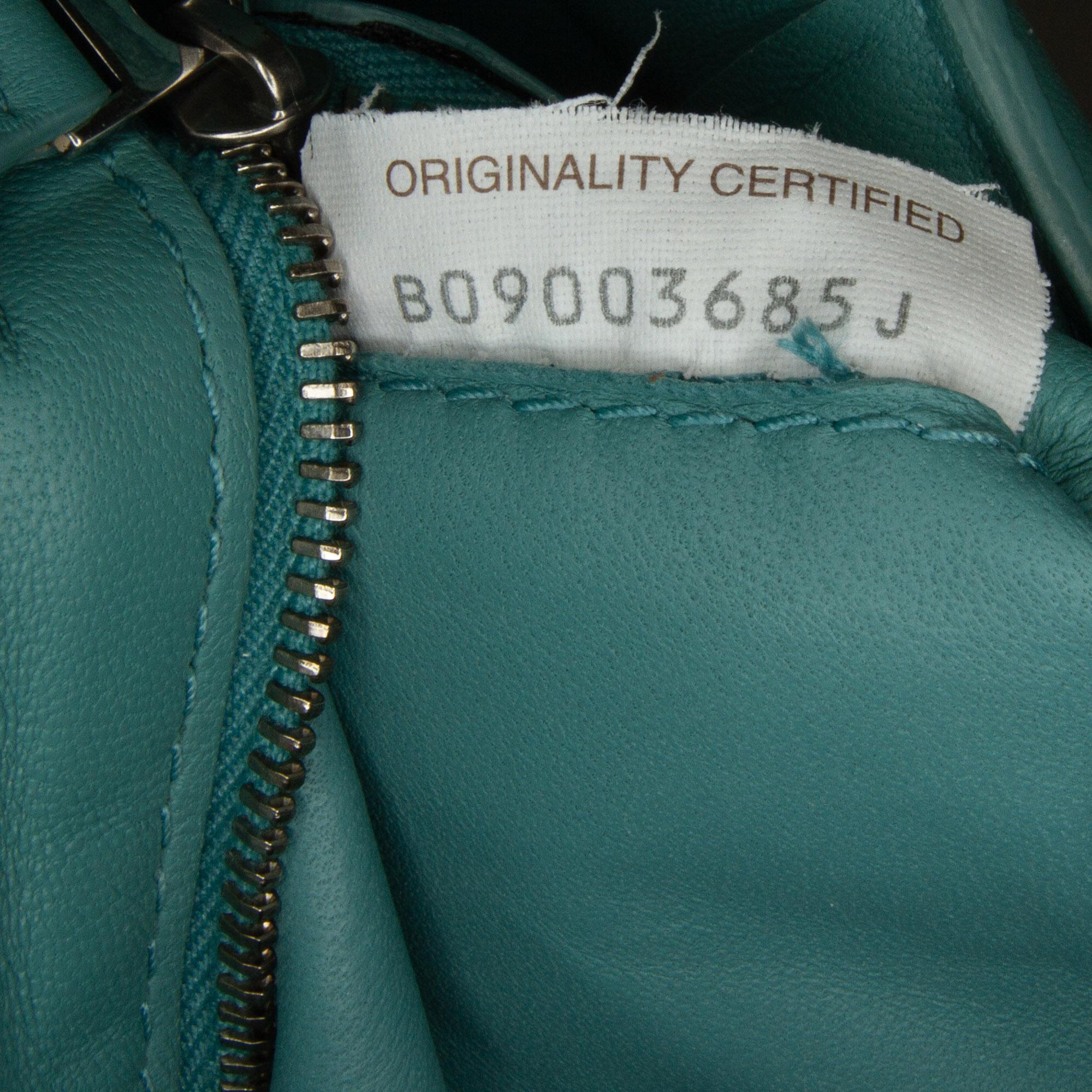 Bottega Veneta Maxi Intrecciato Padded Cassette Crossbody (SHG-kR8MHE)
