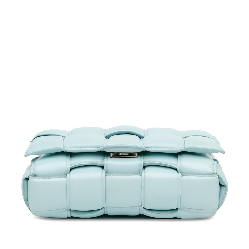 Bottega Veneta Maxi Intrecciato Padded Cassette Crossbody (SHG-jw6xH3)