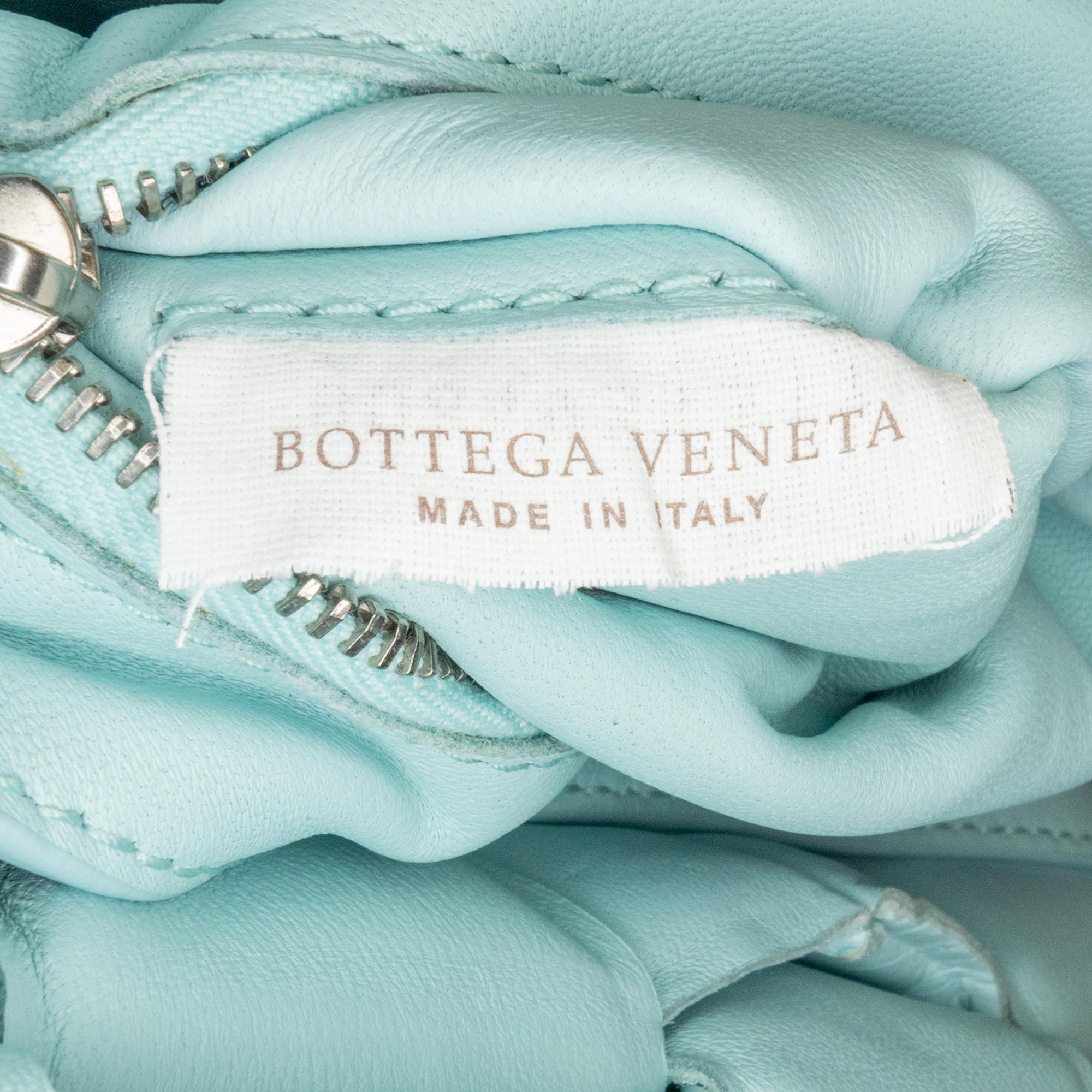 Bottega Veneta Maxi Intrecciato Padded Cassette Crossbody (SHG-jw6xH3)