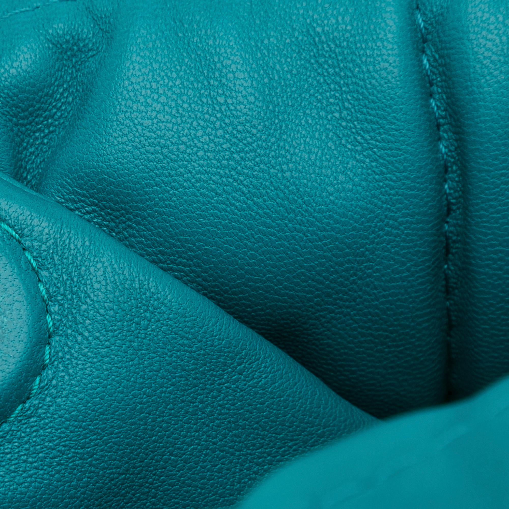 Bottega Veneta Maxi Intrecciato Padded Lock Tote (SHG-vtAVXH)