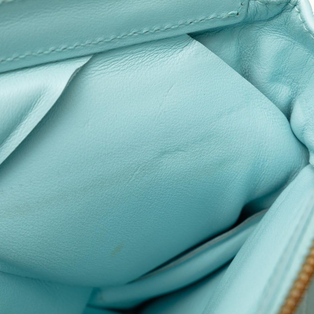 Bottega Veneta Maxi Intrecciato Padded Pouch (SHG-sieLdA)