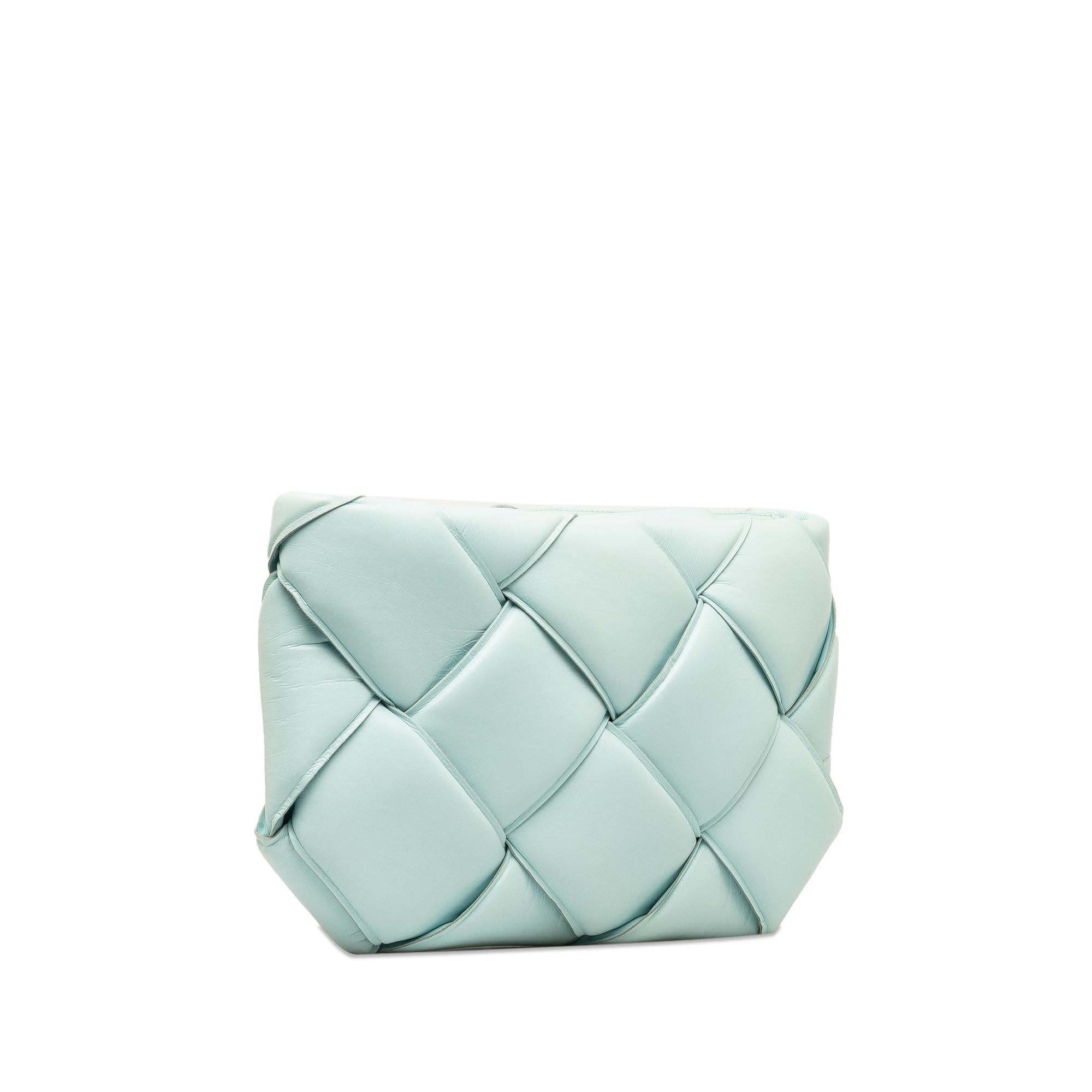 Bottega Veneta Maxi Intrecciato Padded Pouch (SHG-sieLdA)