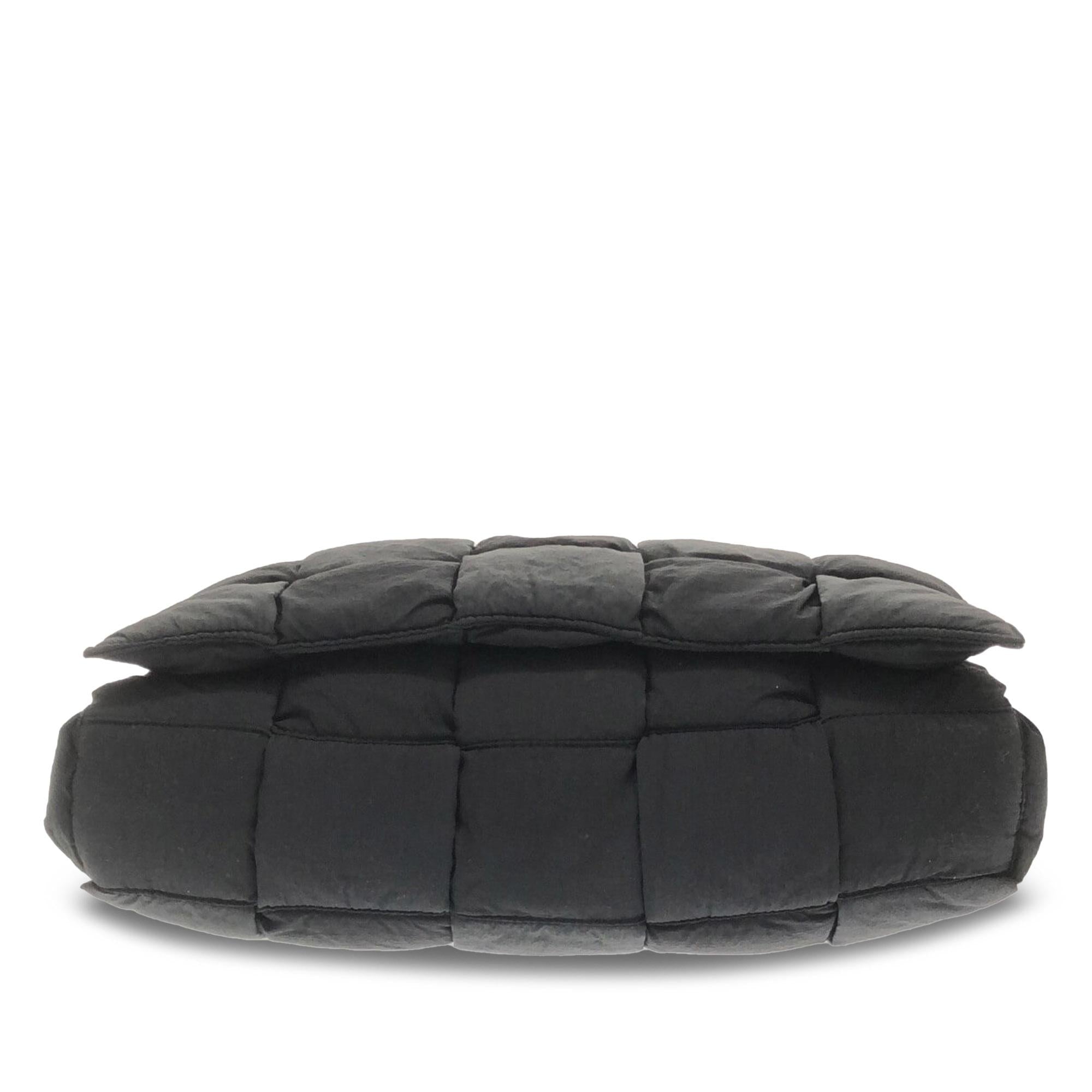 Bottega Veneta Maxi Intrecciato Padded Tech Cassette (SHG-s65SGg)