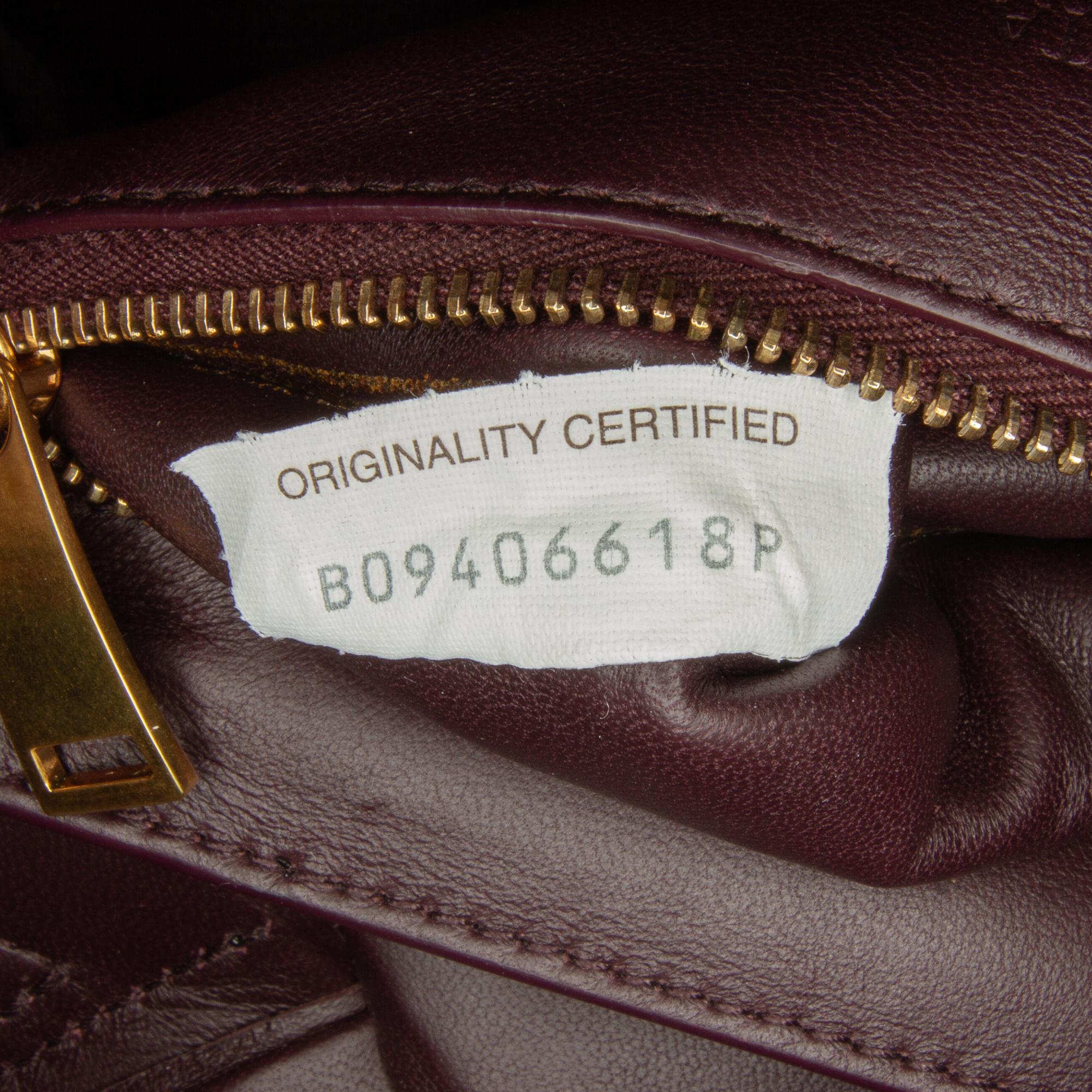 Bottega Veneta Maxi Intrecciato Padded Top Handle Bag (SHG-HVhsoo)
