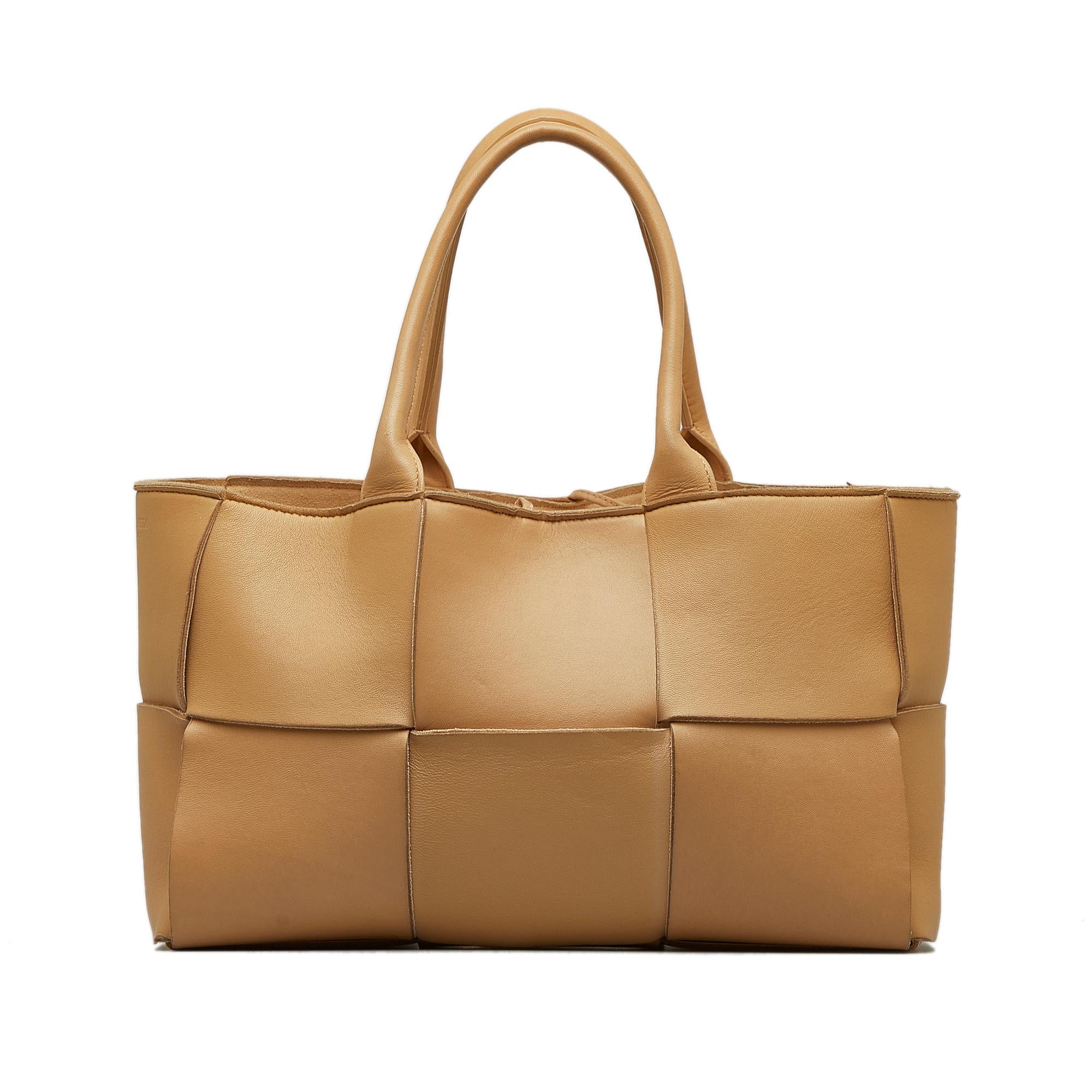 Bottega Veneta Maxi Intrecciato Small Arco Tote (SHG-bQunFk)