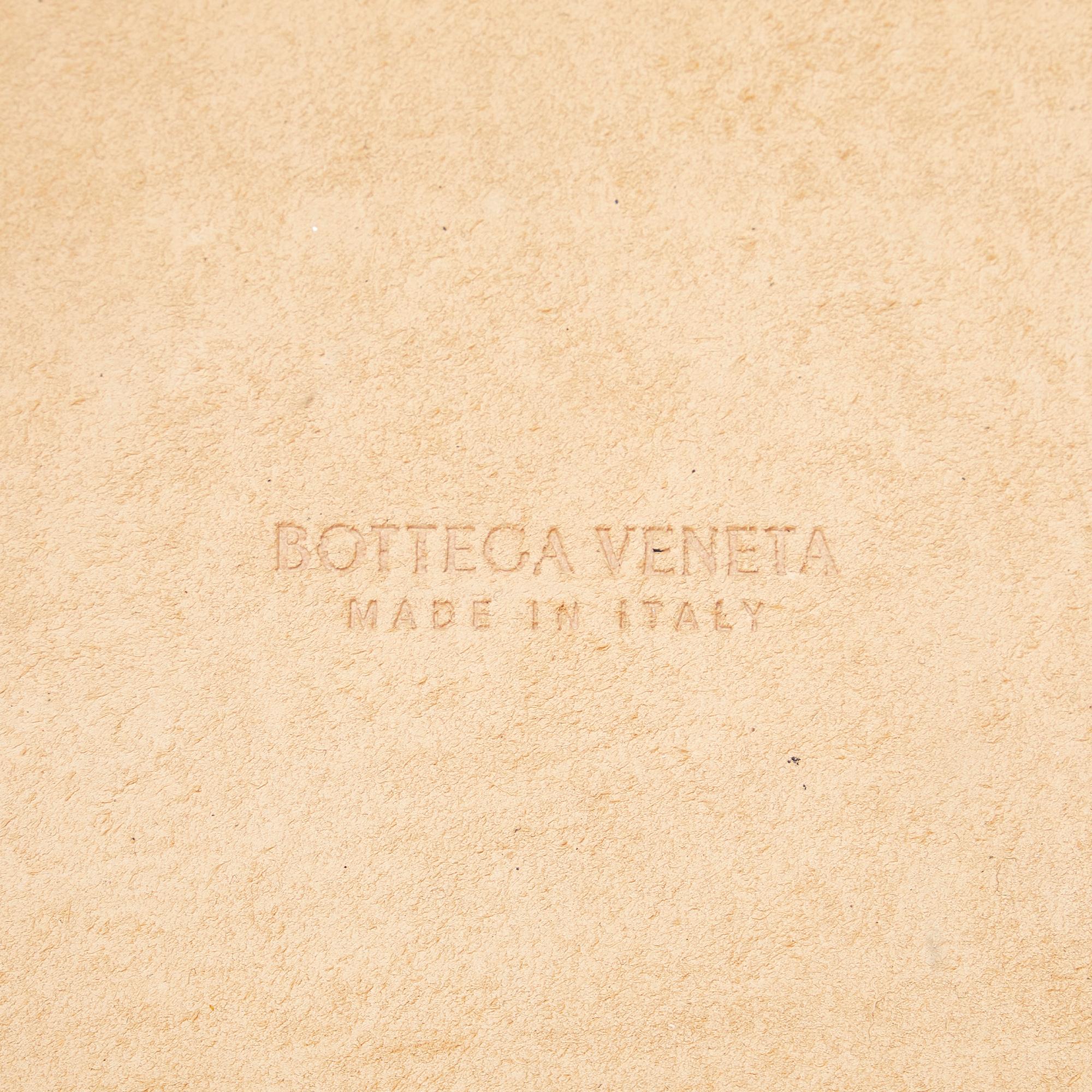 Bottega Veneta Maxi Intrecciato Small Arco Tote (SHG-bQunFk)