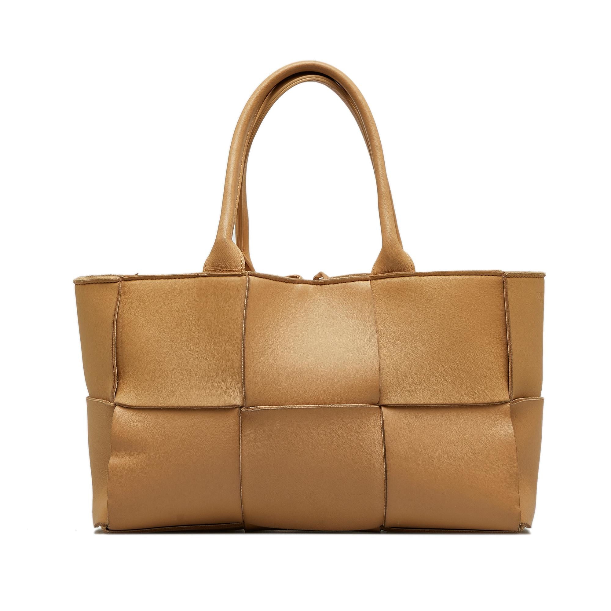 Bottega Veneta Maxi Intrecciato Small Arco Tote (SHG-bQunFk)