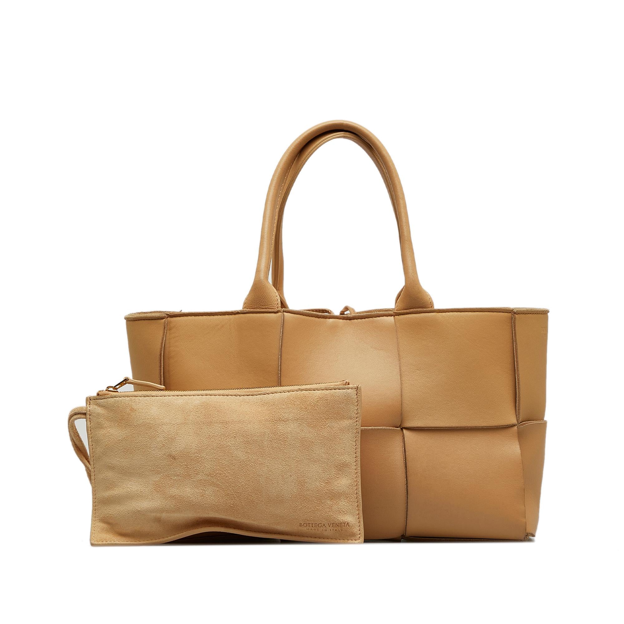 Bottega Veneta Maxi Intrecciato Small Arco Tote (SHG-bQunFk)