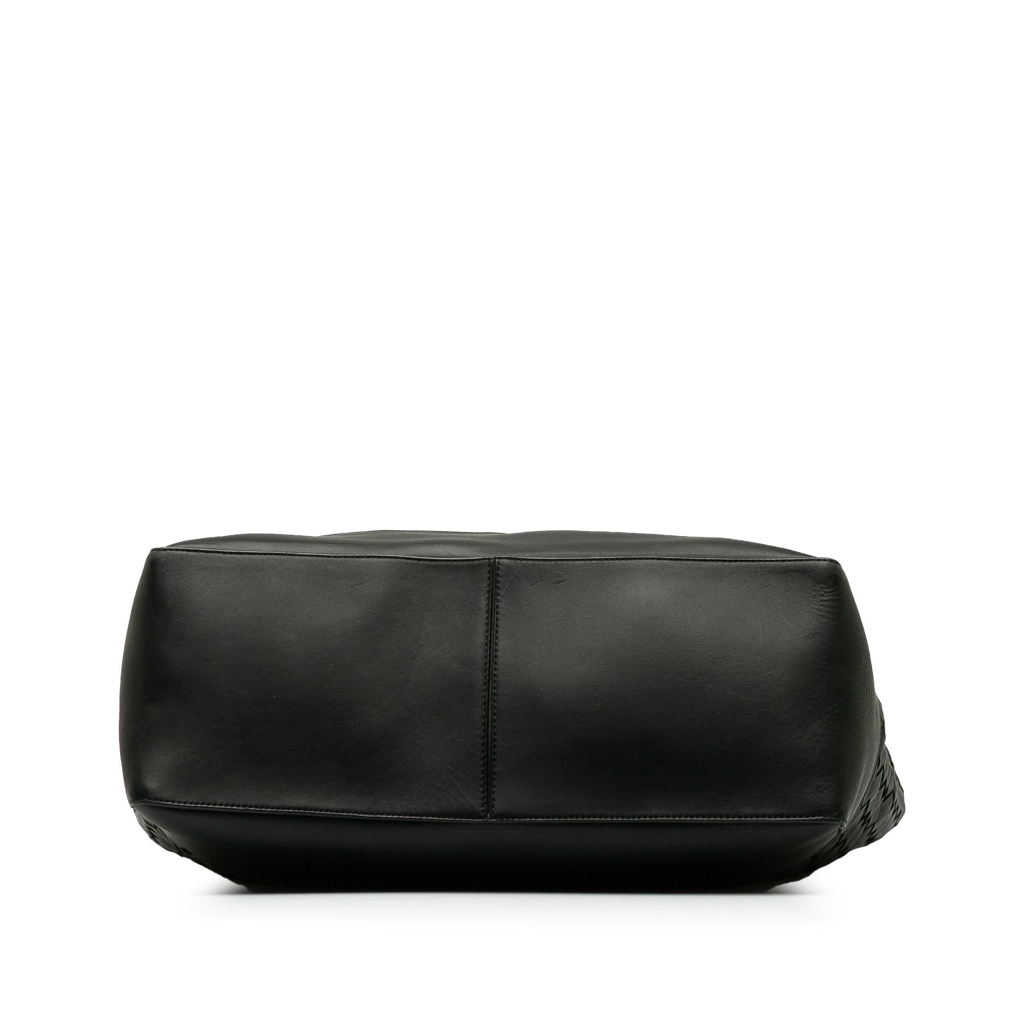 Bottega Veneta Maxi Intrecciato Tote Bag (SHG-E6I3K3)