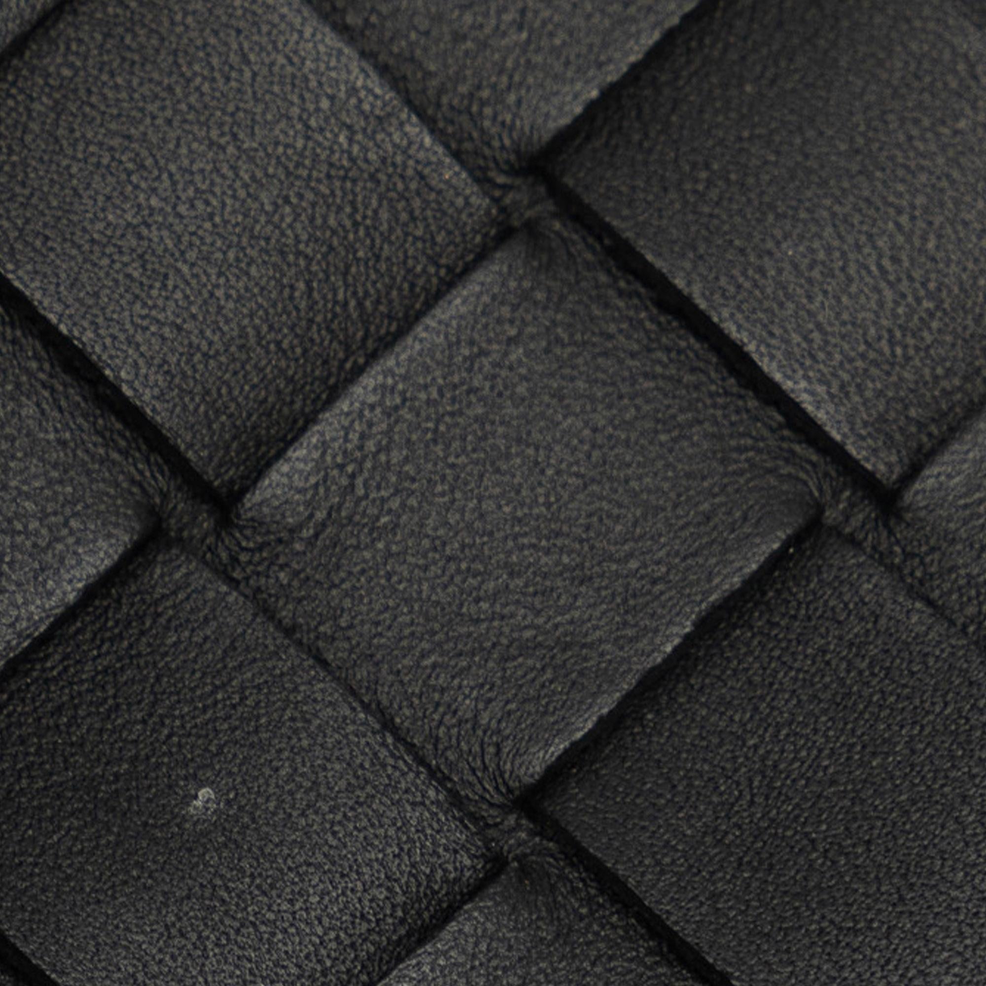 Bottega Veneta Maxi Intrecciato Tote Bag (SHG-E6I3K3)