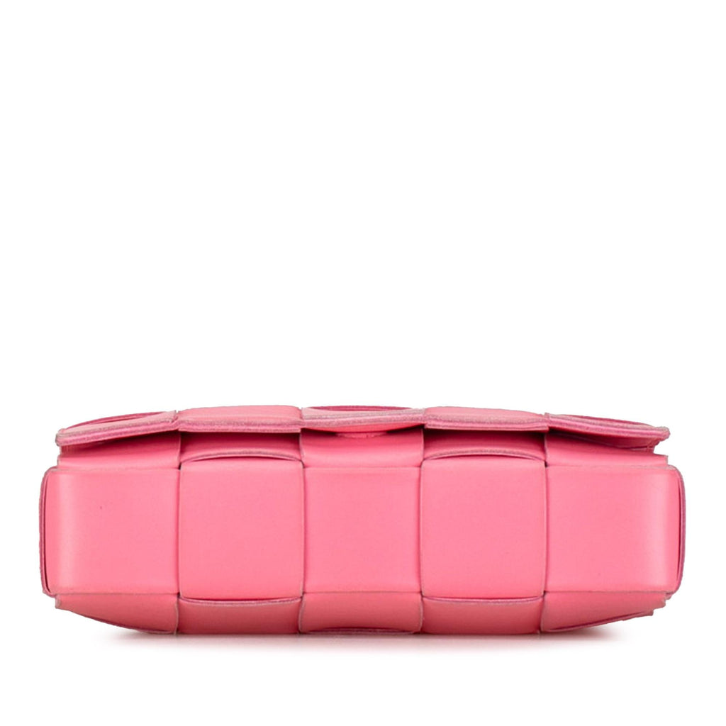 Bottega Veneta Maxi Lambskin Intrecciato Cassette Crossbody (SHG-4fFL6n)