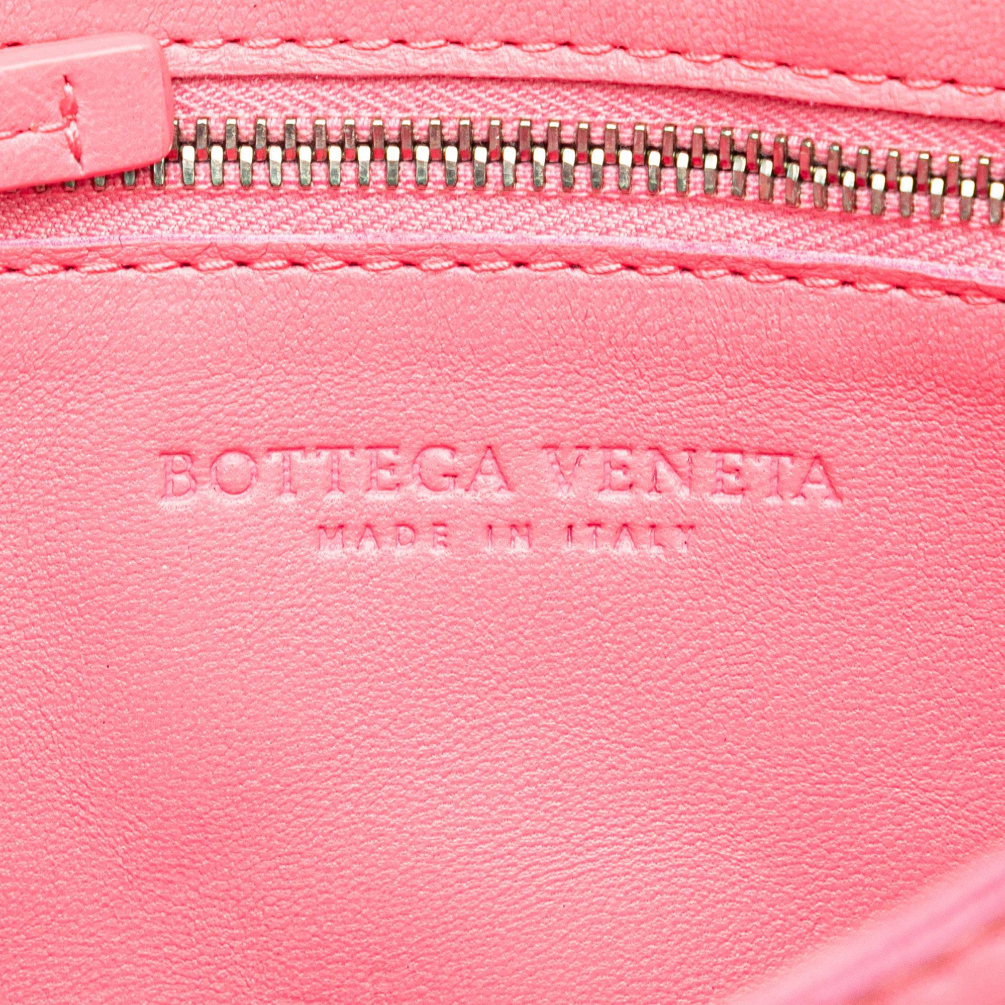 Bottega Veneta Maxi Lambskin Intrecciato Cassette Crossbody (SHG-4fFL6n)
