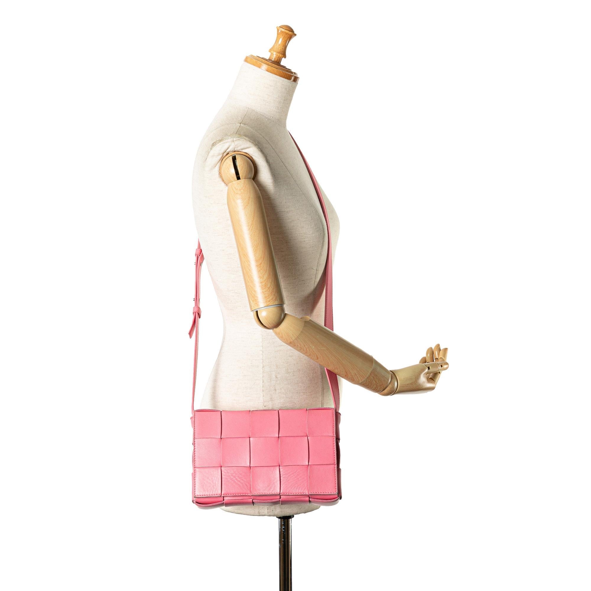 Bottega Veneta Maxi Lambskin Intrecciato Cassette Crossbody (SHG-4fFL6n)