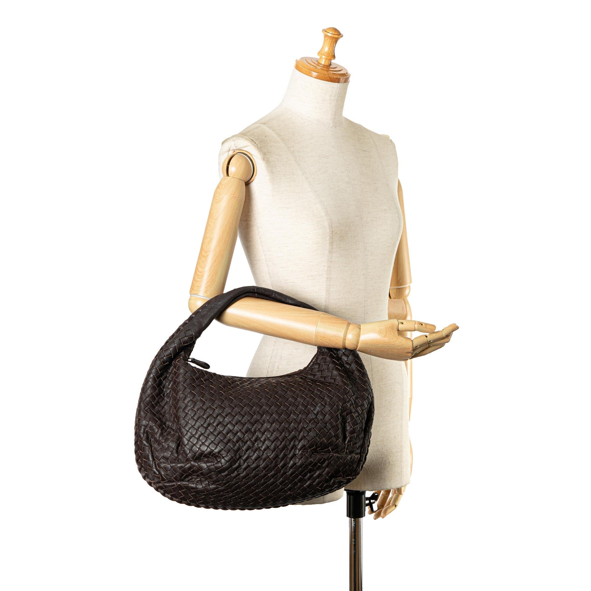 Bottega Veneta Medium Intrecciato Belly Hobo Bag (SHG-rWaxeN)