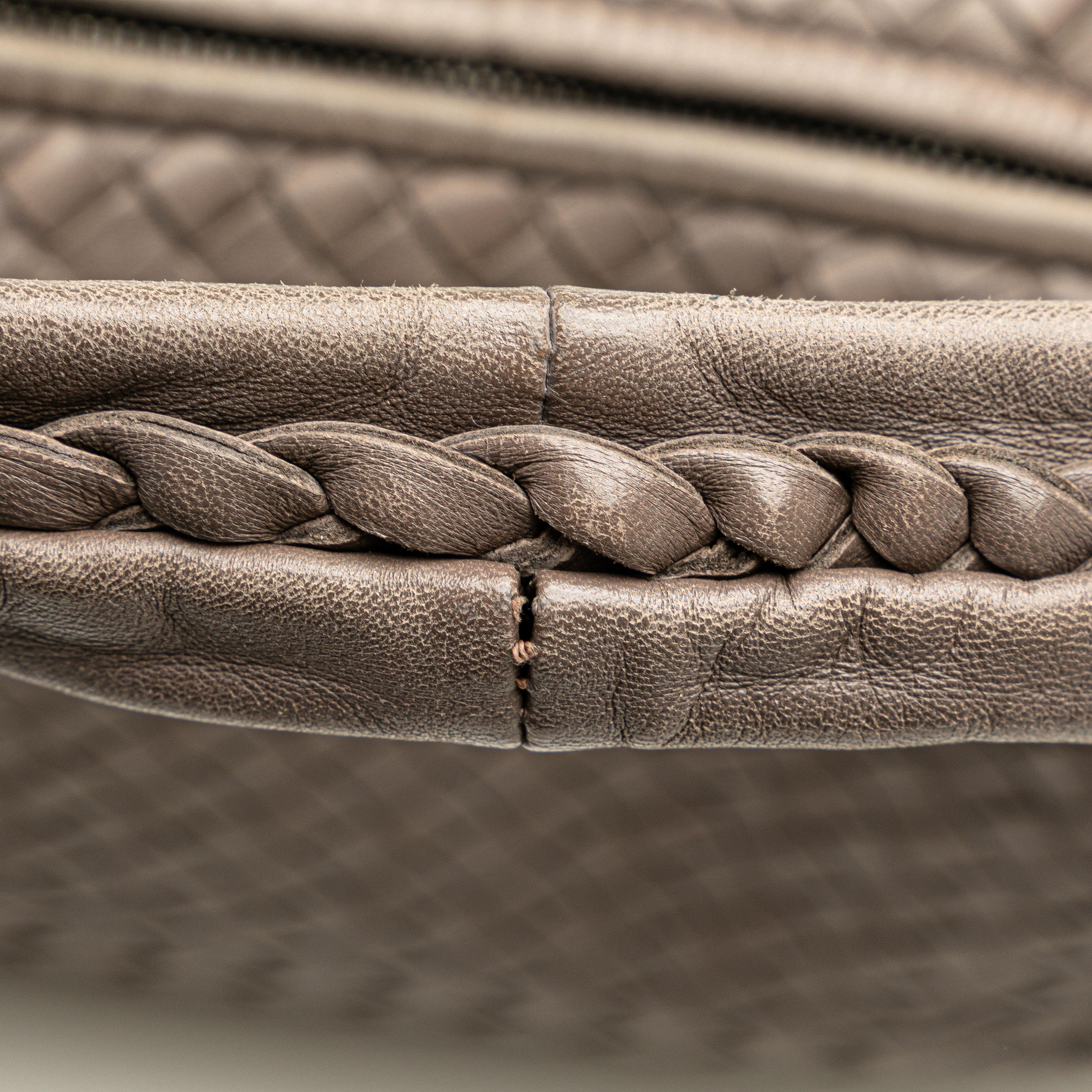 Bottega Veneta Medium Intrecciato Belly Hobo (SHG-GaUjlT)