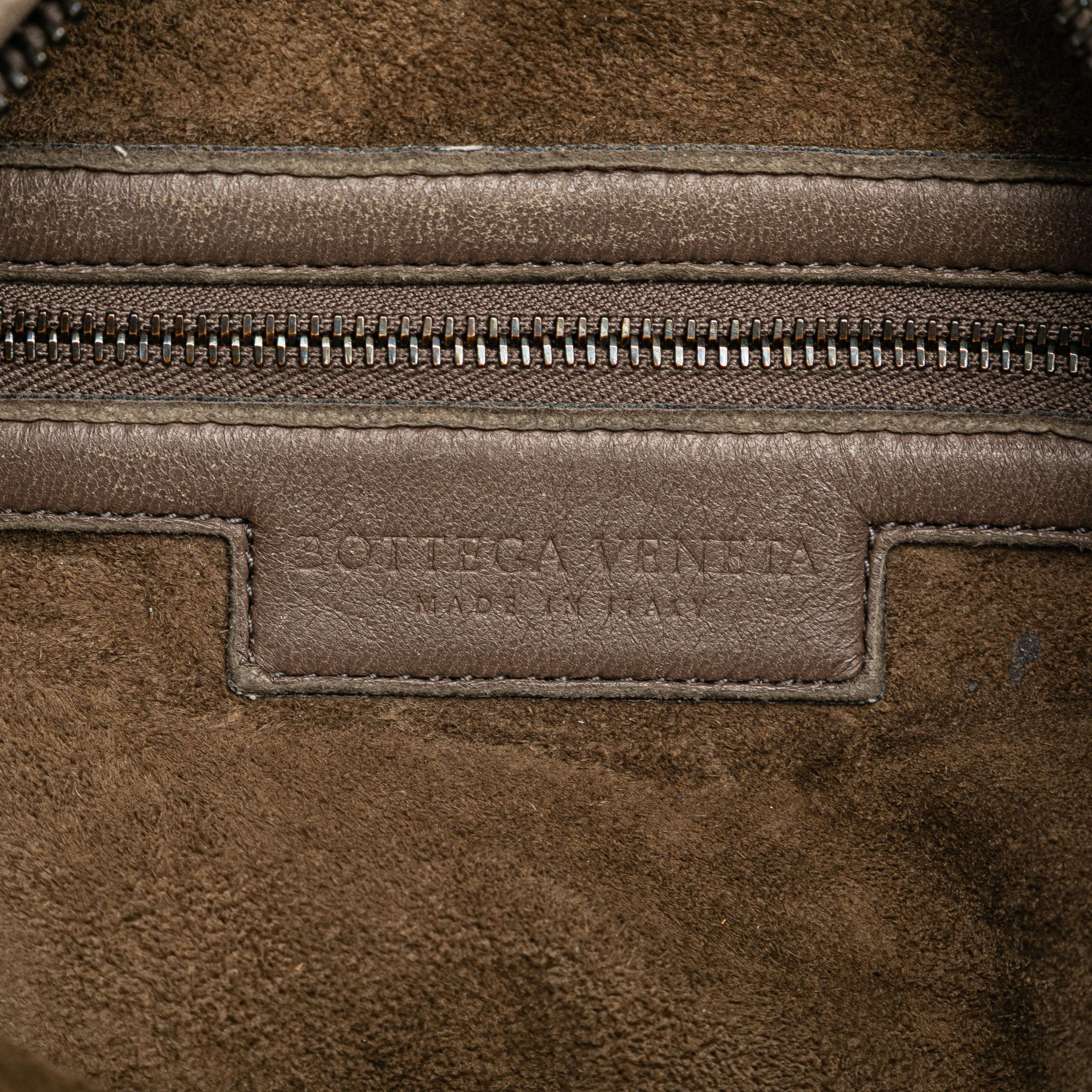 Bottega Veneta Medium Intrecciato Belly Hobo (SHG-GaUjlT)