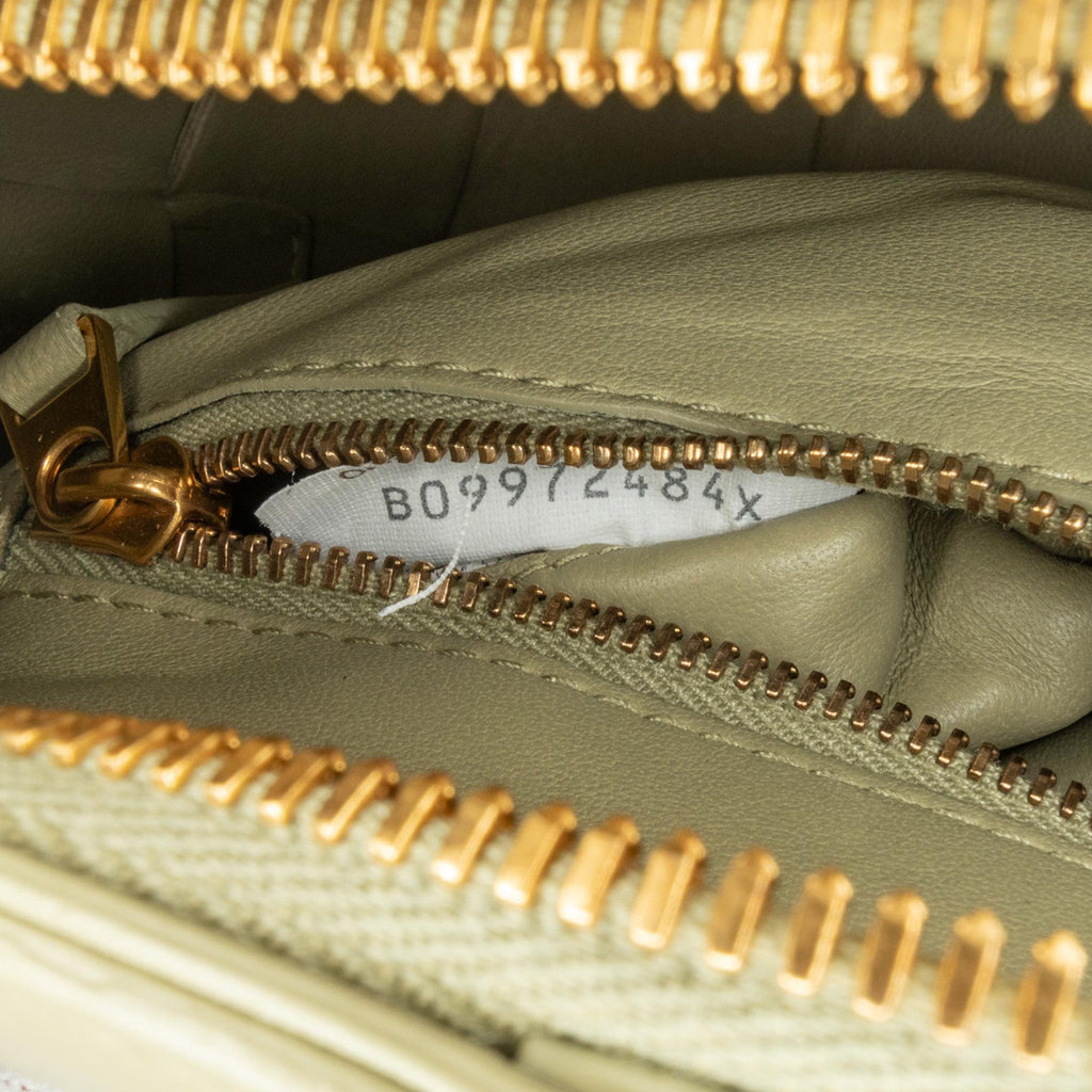 Bottega Veneta Medium Intrecciato Brick Cassette (SHG-vxs423)