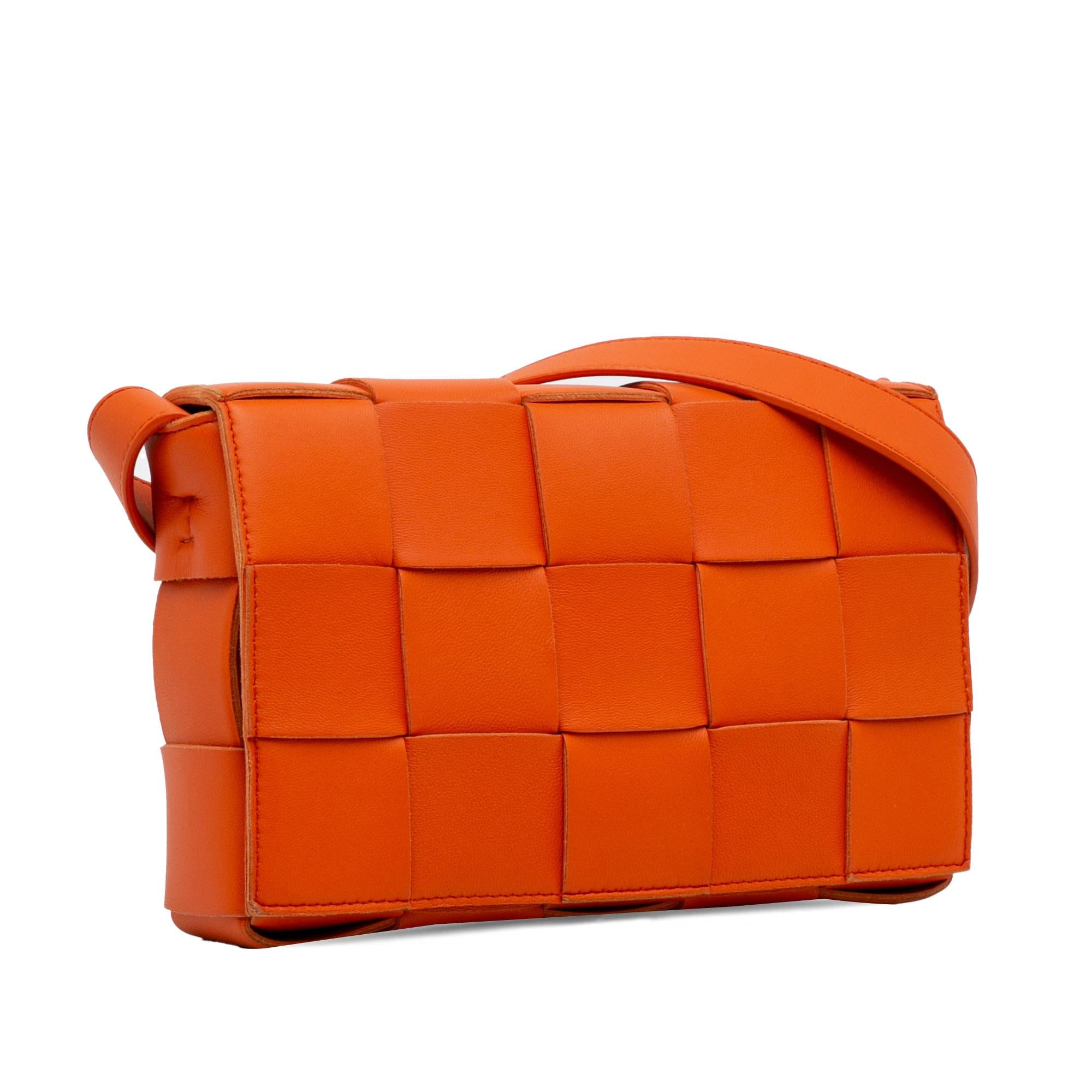 Bottega Veneta Medium Intrecciato Cassette (SHG-SDckAD)