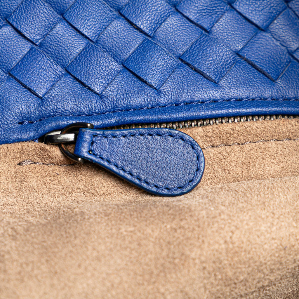 Bottega Veneta Medium Intrecciato Cesta Tote (SHG-BFCp1D)