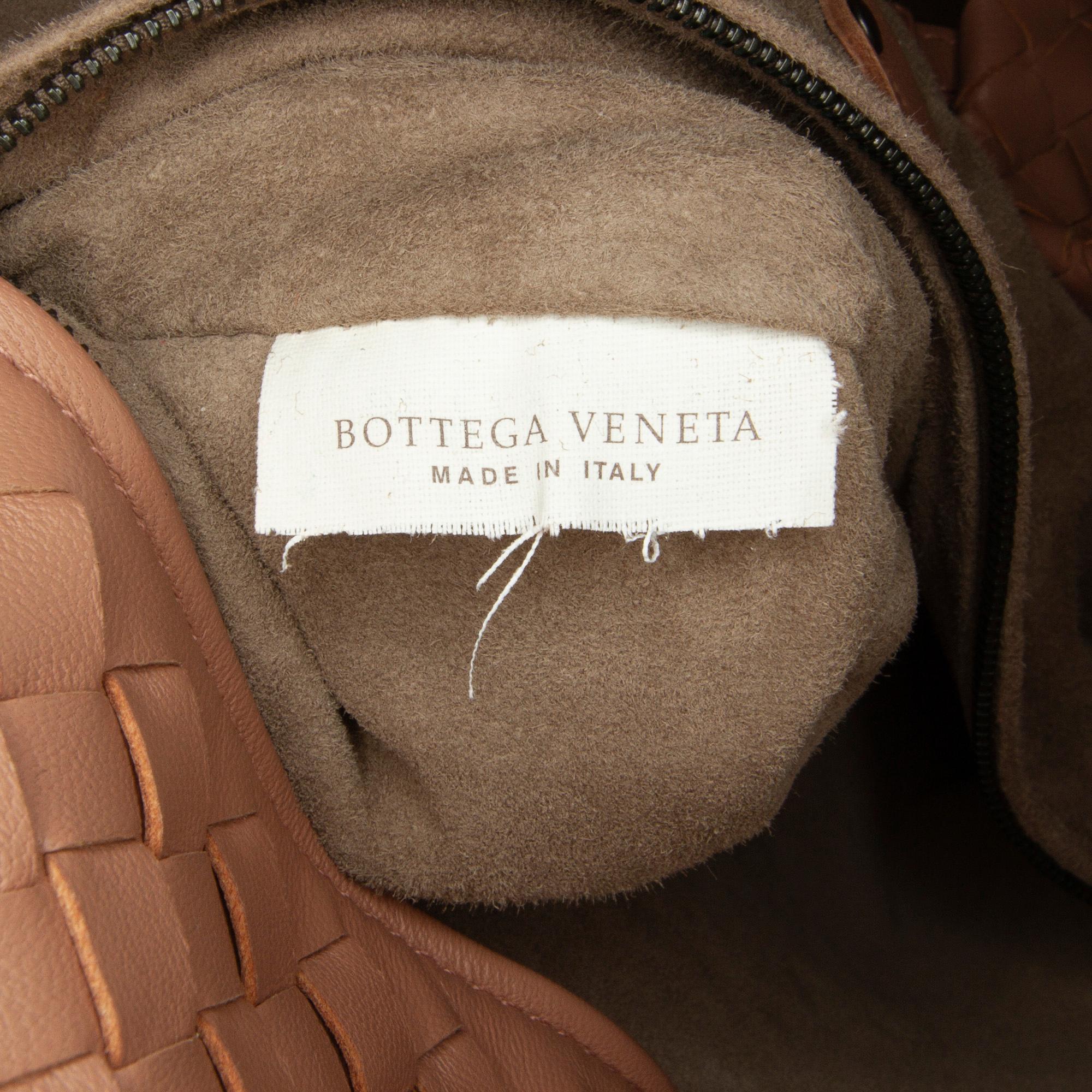 Bottega Veneta Medium Intrecciato Cesta (SHG-eN7nVh)