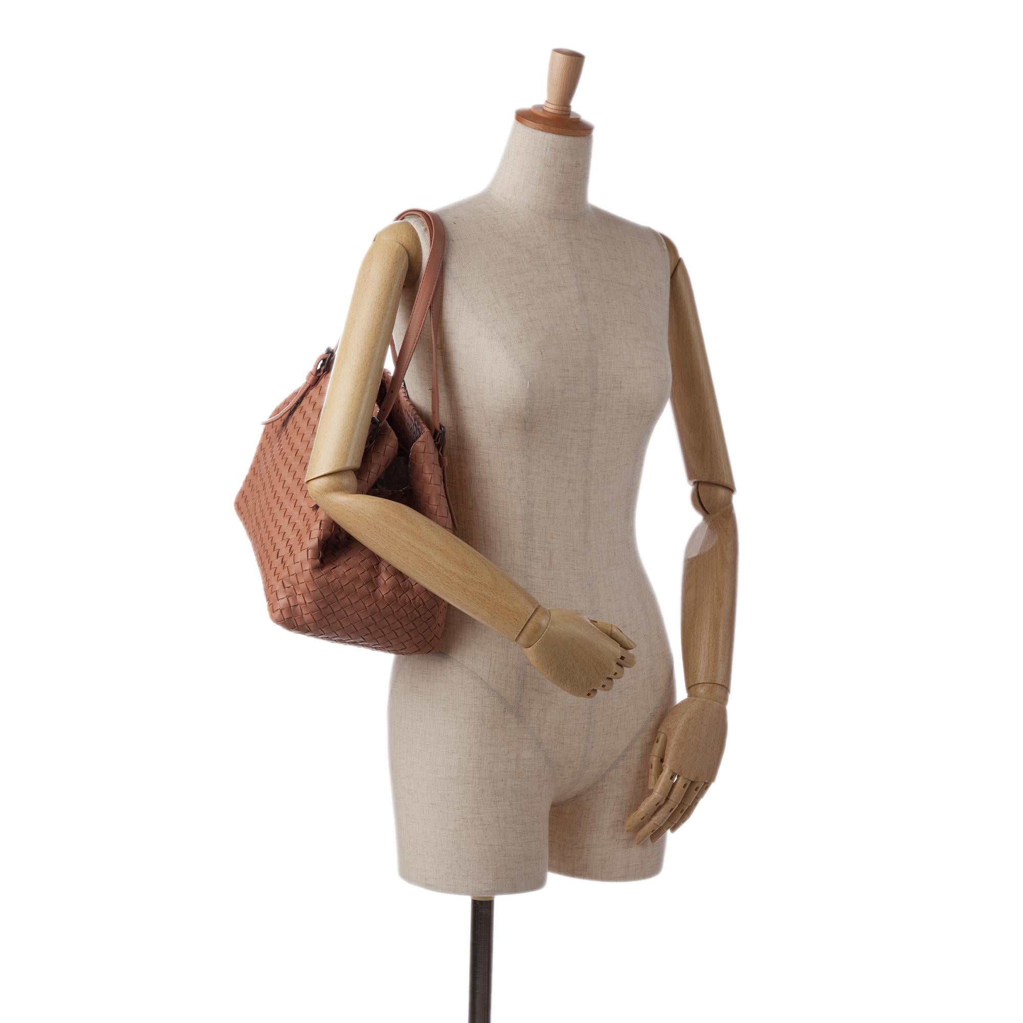 Bottega Veneta Medium Intrecciato Cesta (SHG-eN7nVh)