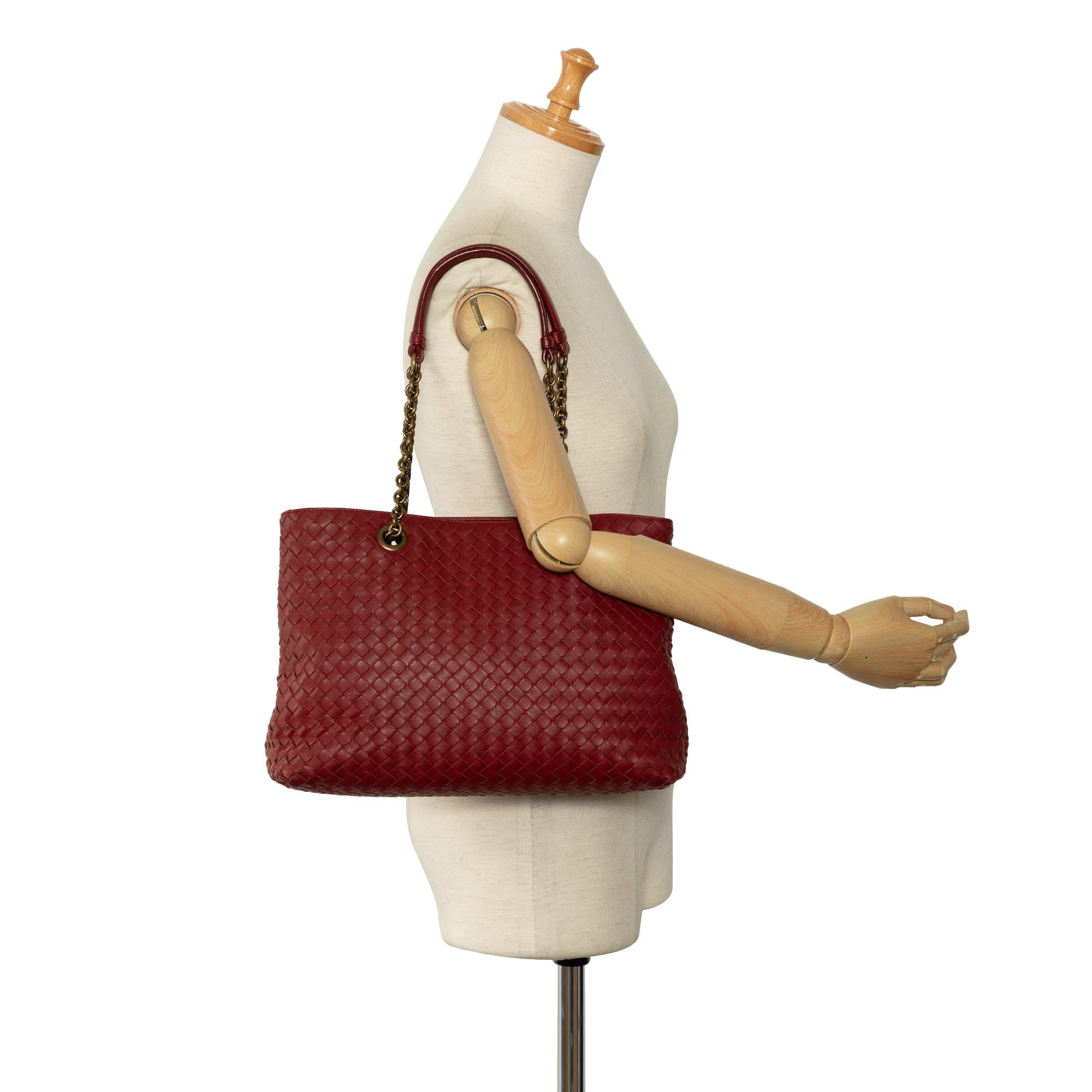 Bottega Veneta Medium Intrecciato Double Chain Tote (SHG-TiOjmt)
