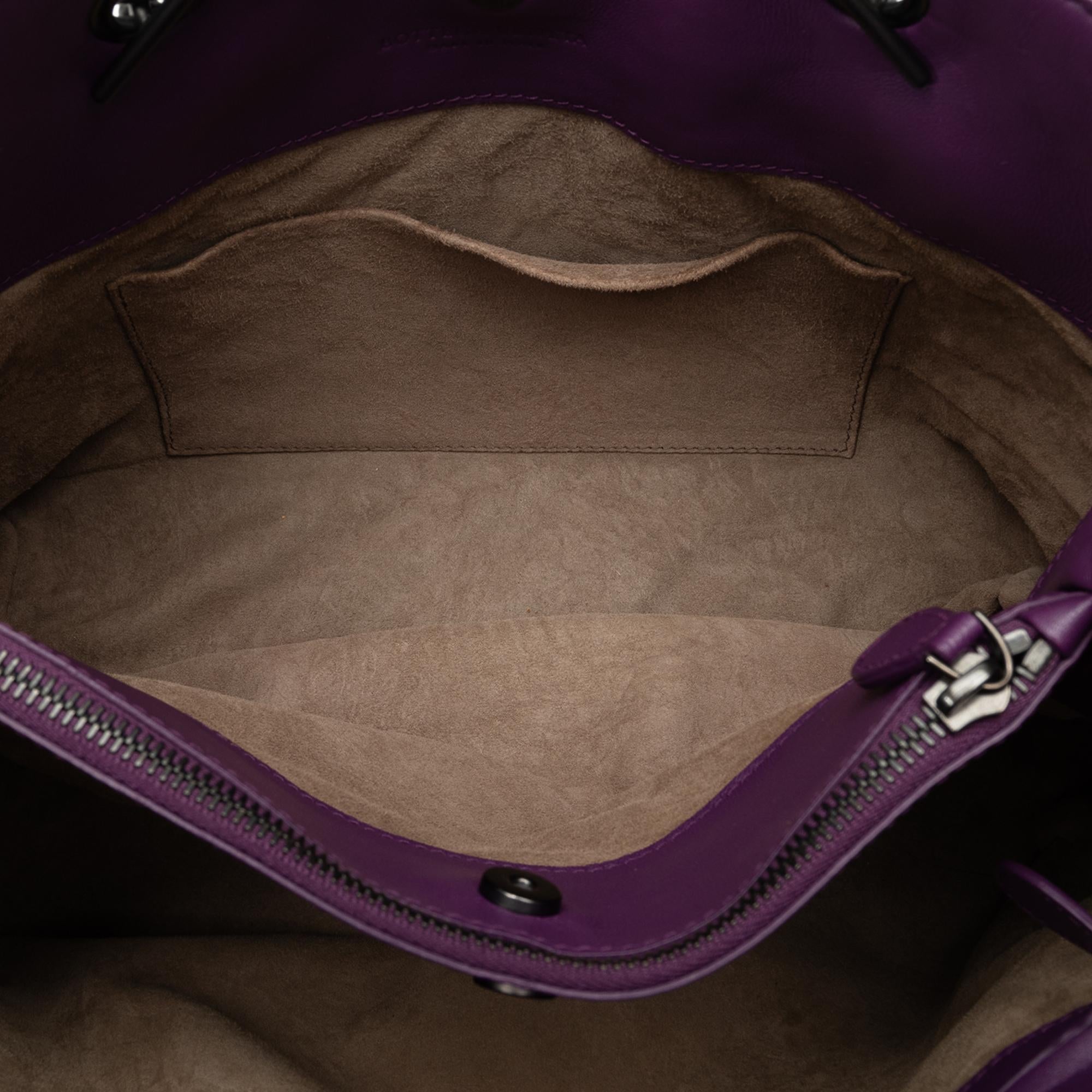 Bottega Veneta Medium Intrecciato Double Chain Tote (SHG-ABYAuX)
