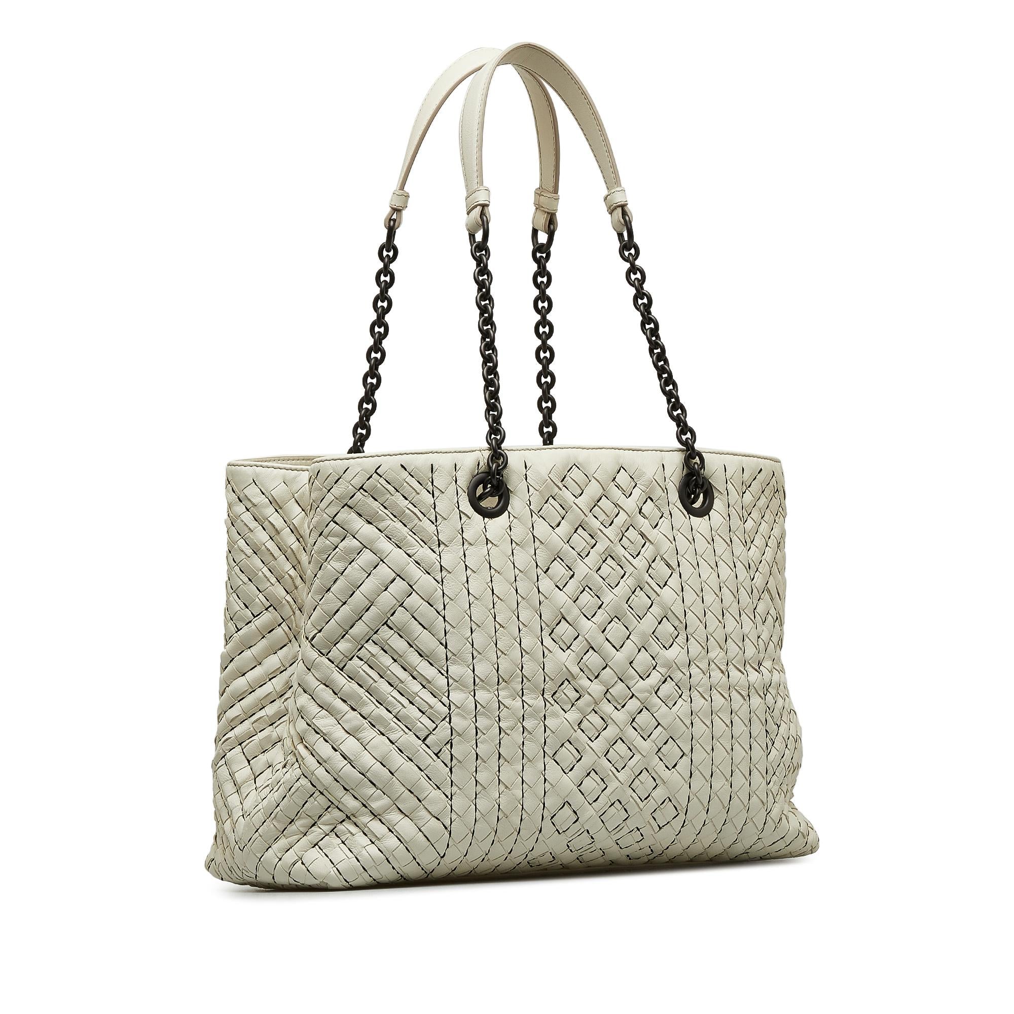 Bottega Veneta Medium Intrecciato Stitched Double Chain Tote (SHG-lAoFji)