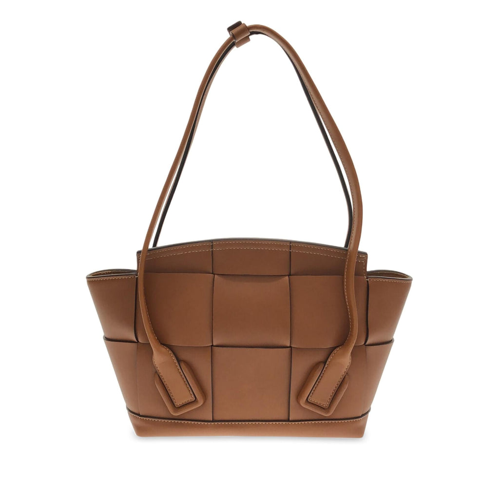 Bottega Veneta Medium Maxi Intrecciato Arco Bag (SHG-6R9Y5V)
