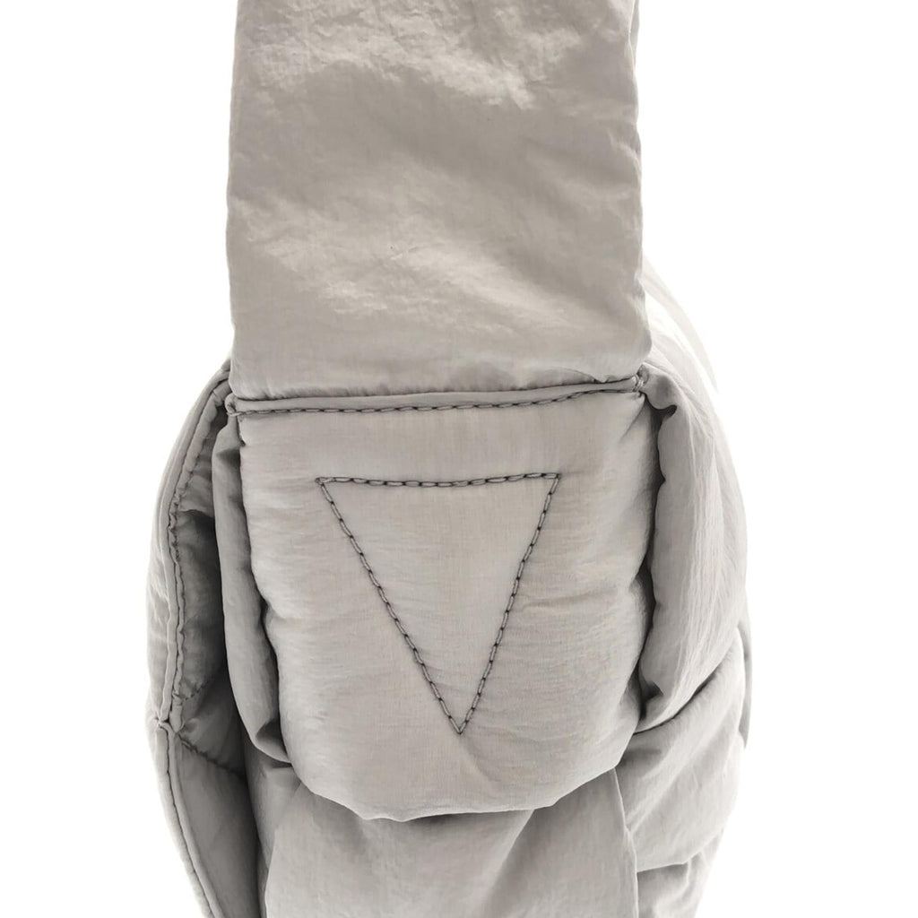 Bottega Veneta Medium Padded Tech Cassette Crossbody (SHG-Ih93tb)