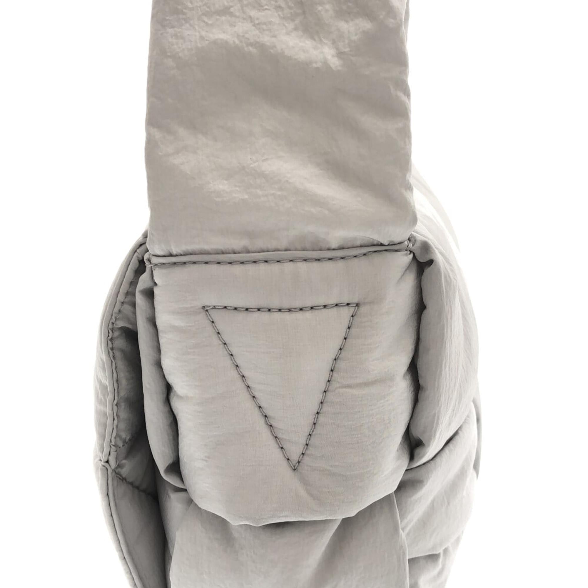 Bottega Veneta Medium Padded Tech Cassette Crossbody (SHG-Ih93tb)
