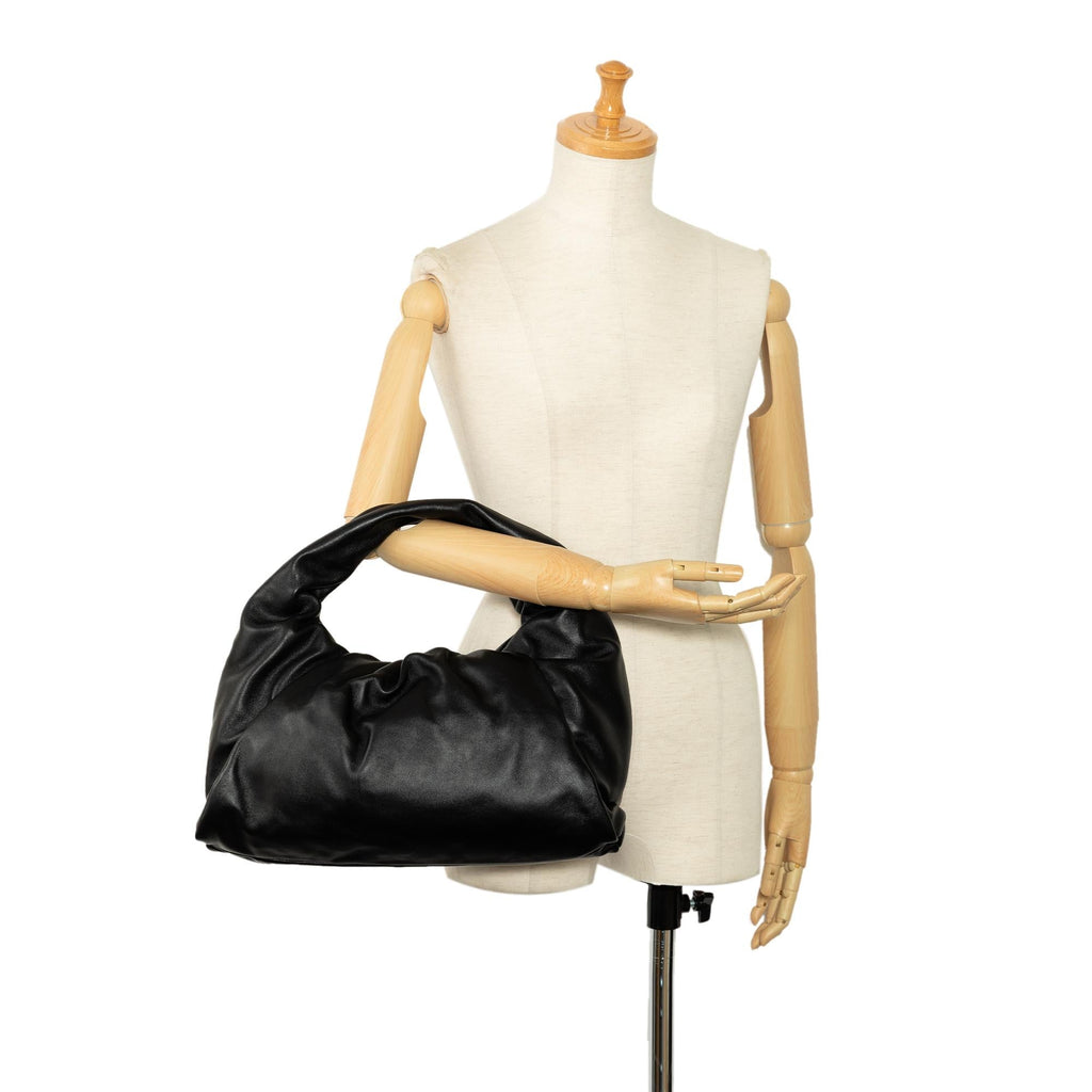 Bottega Veneta Medium The Shoulder Pouch (SHG-OZyB9A)